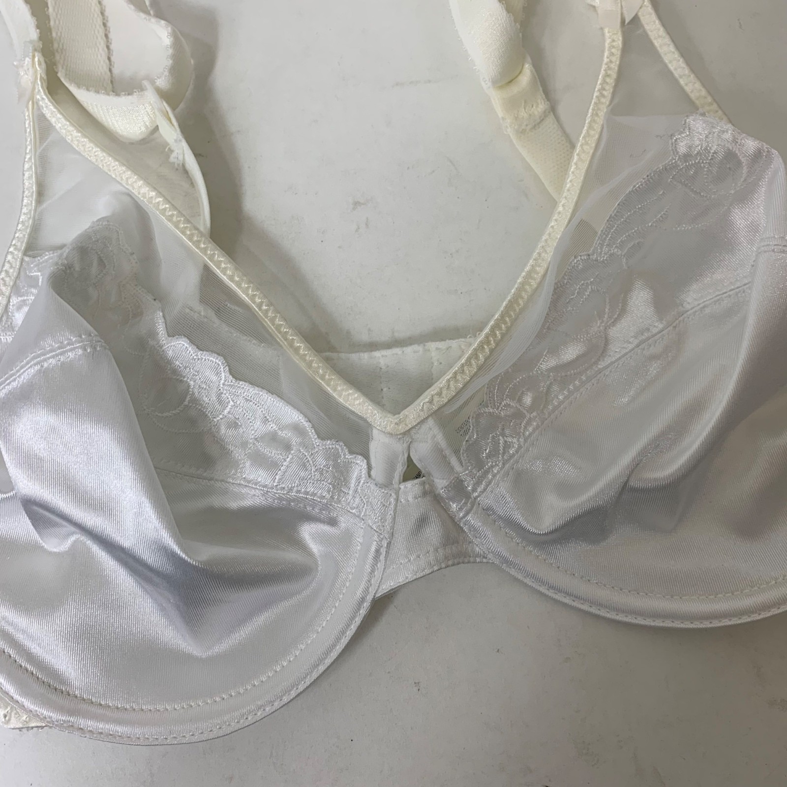 VTG 80s Bali Bra 34C White Satin Lace Underwire Sheer Romantic Bridal
