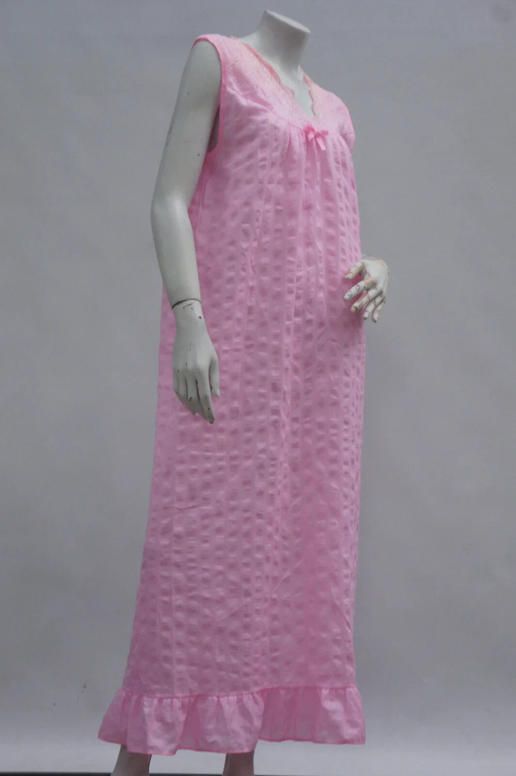 Vintage 60s Pink Eyelet Trim Ruffle Bottom Maxi Nightgown Cottagecore Grannycore