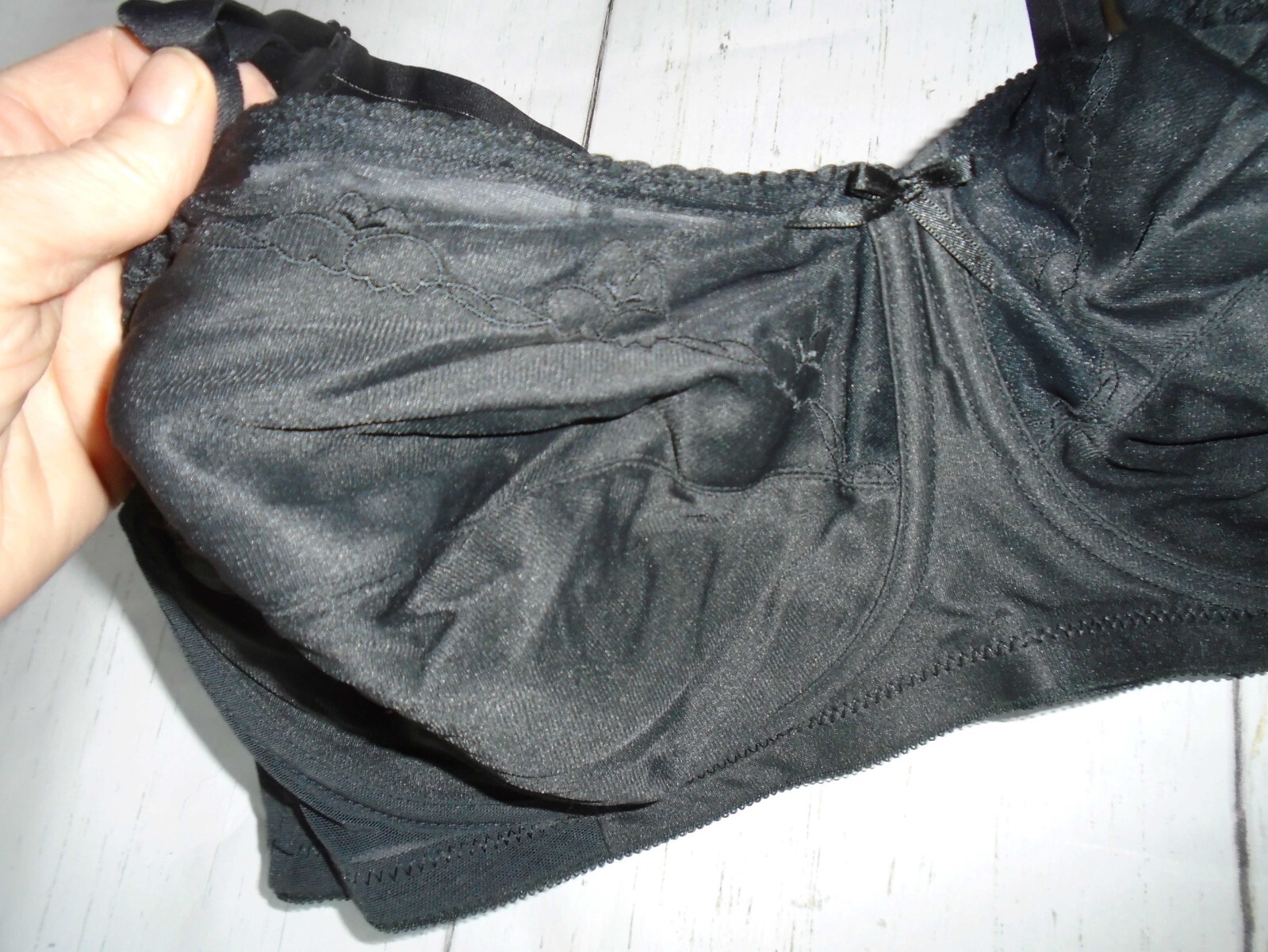 42D Black Nylon Unlined Underwire Vintage BALI Flower Bra #0180 42D