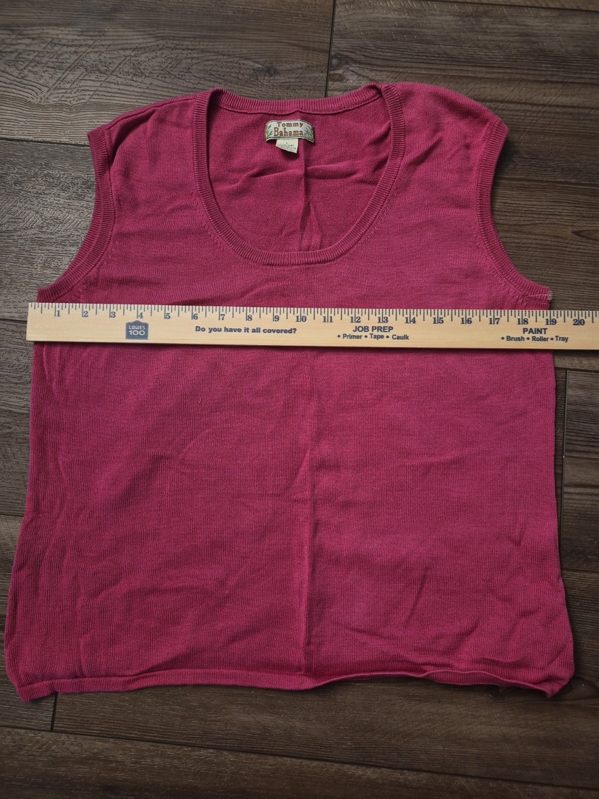Vintage label Tommy Bahama women’s magenta sweater sleeveless top