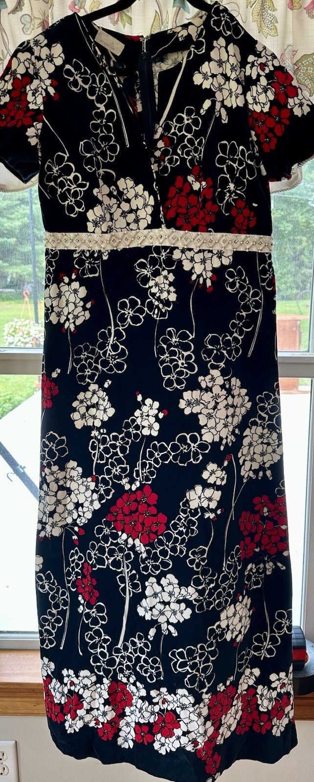 1960s Vintage Black White Red Velveteen Maxi Dress Size 8 10 Equiv Measurements