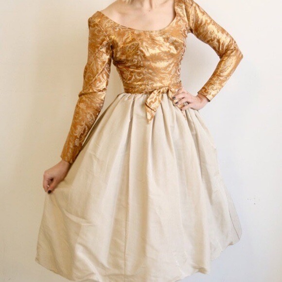 Vintage Edward Abbott Gold Long Sleeve Dress with Paisleys & Waist Tie Size 10