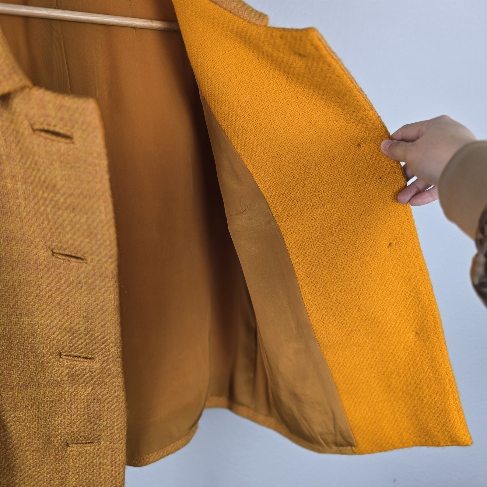 Vintage 1960s Women’s Rust Yellow Bouclé Wool Skirtsuit Mad Men Size 12