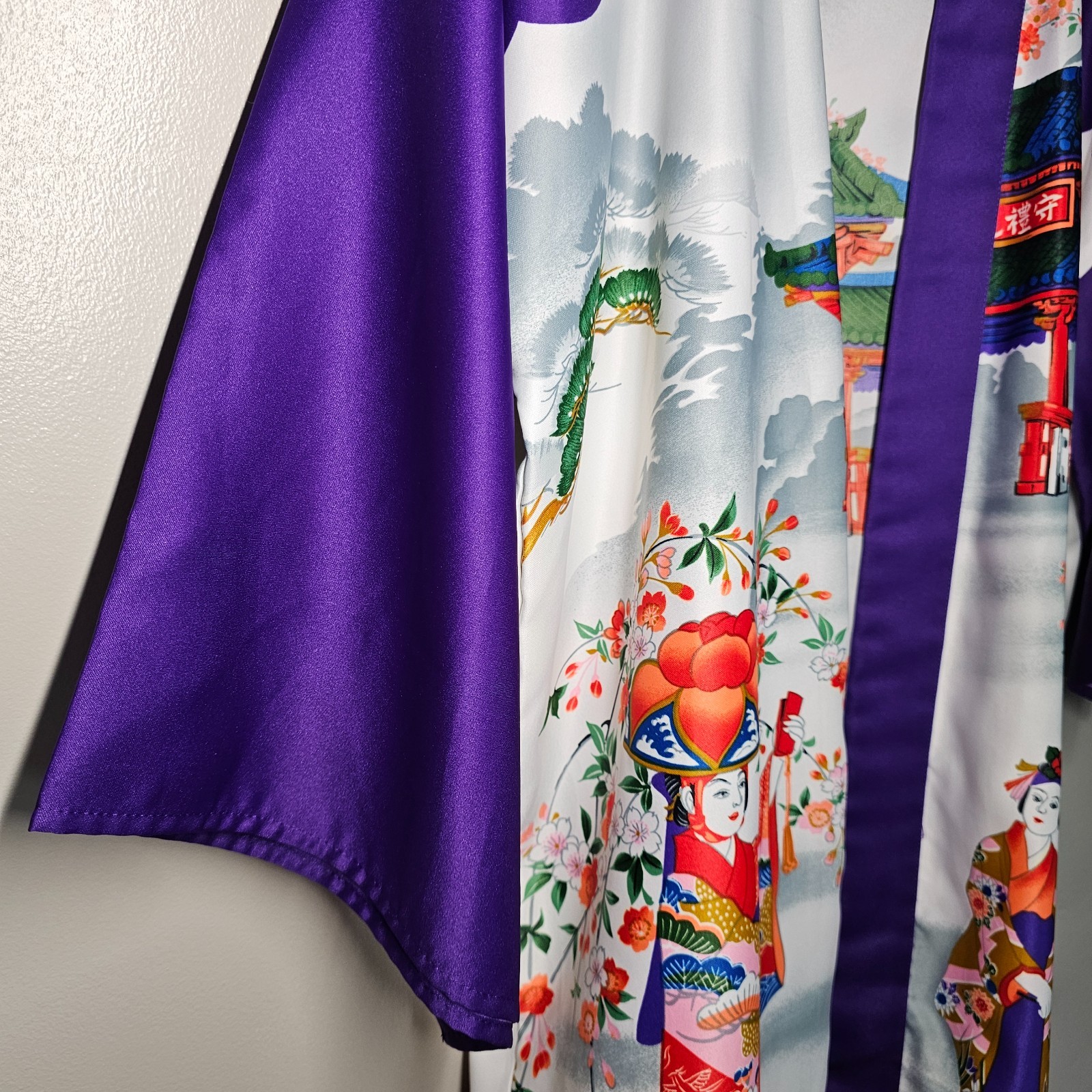 Vtg Ichiban Japanese Kimono Robe Purple Geisha Pagoda Satin NWOT Made in Japan