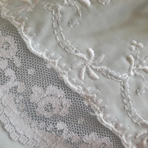 Vintage Made USA Barbizon Cuddleskin Nightie Lace Trim Nightgown Size Med NWT