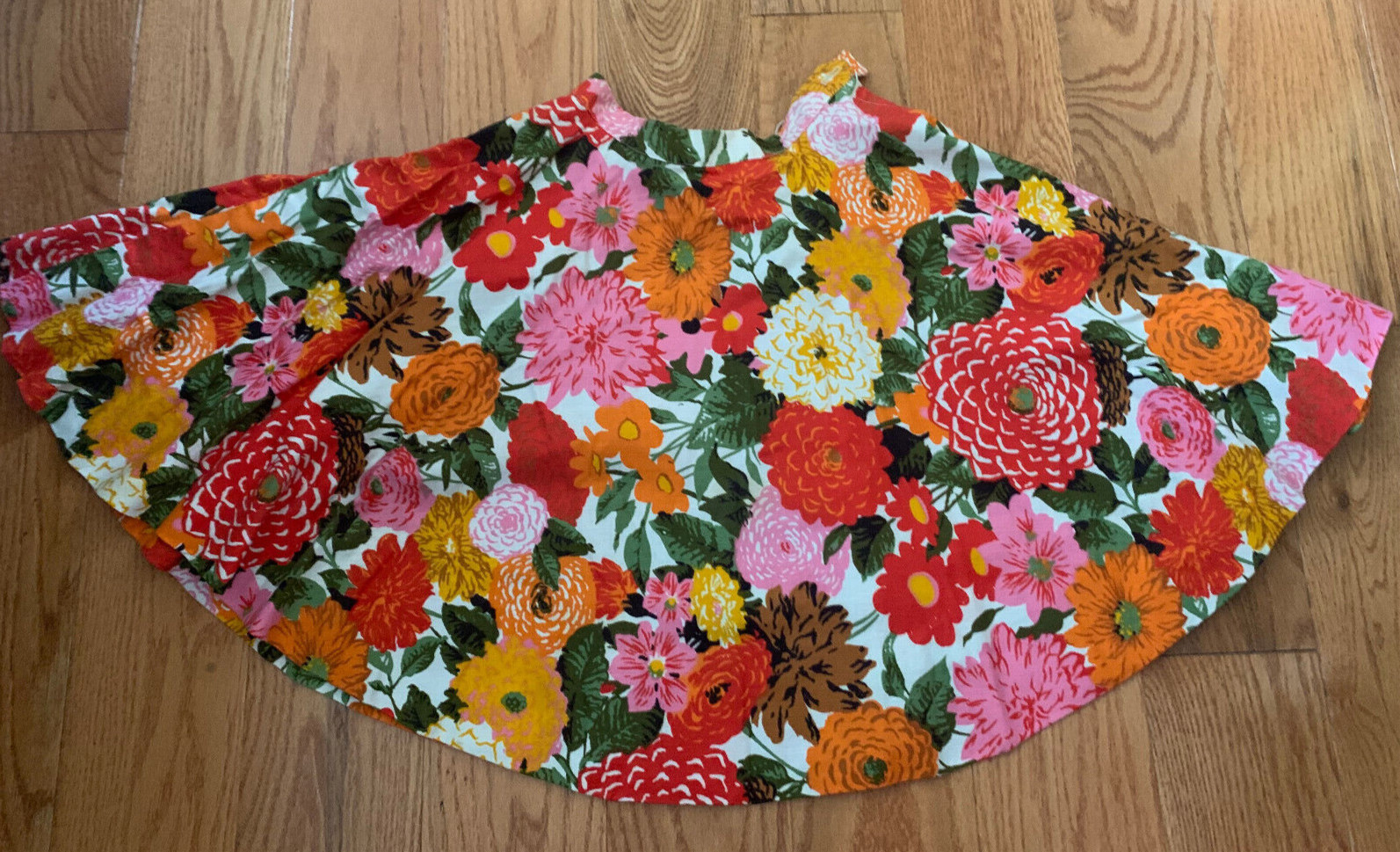 Vintage 1960’s Red Pink Floral Full Circle Skirt – 22″ X 19 1/2″ Saks Fifth Ave