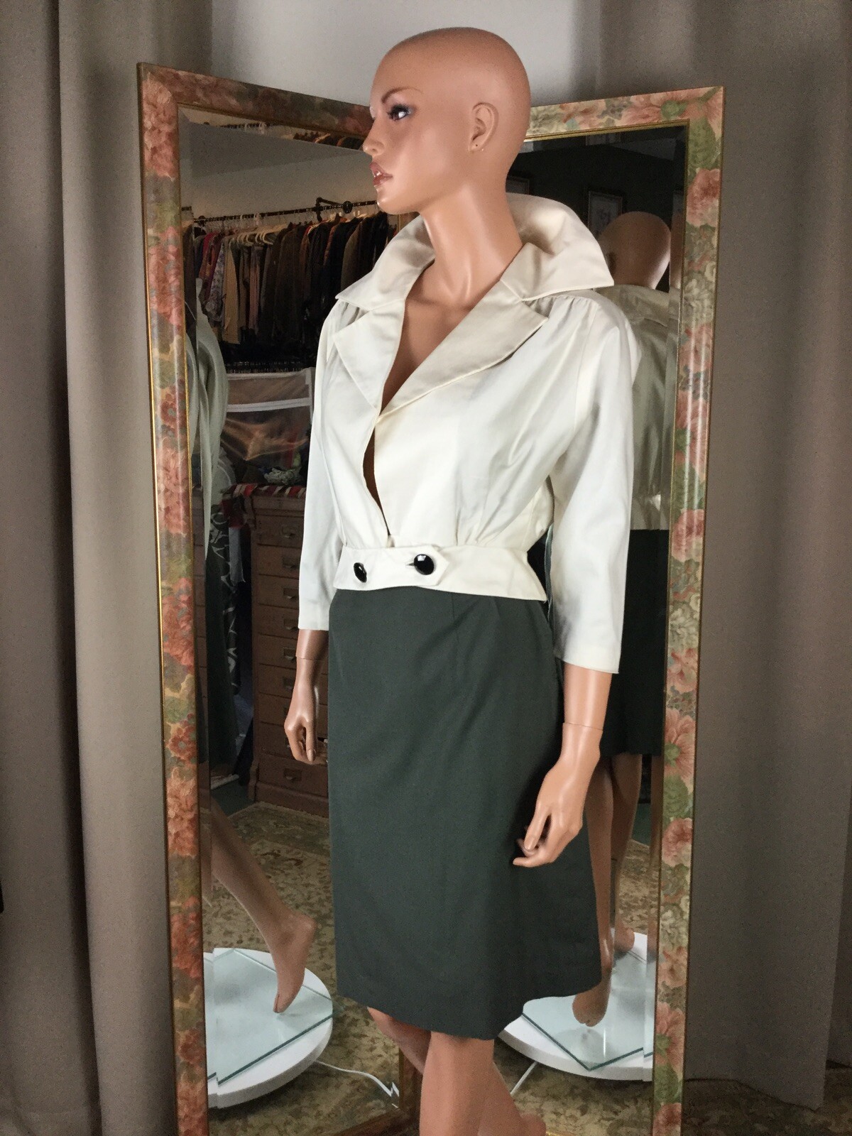 Vintage Olive Green Pencil Skirt Sz 2 Ivory Jacket Bomber Style Sz 10 Pin Up