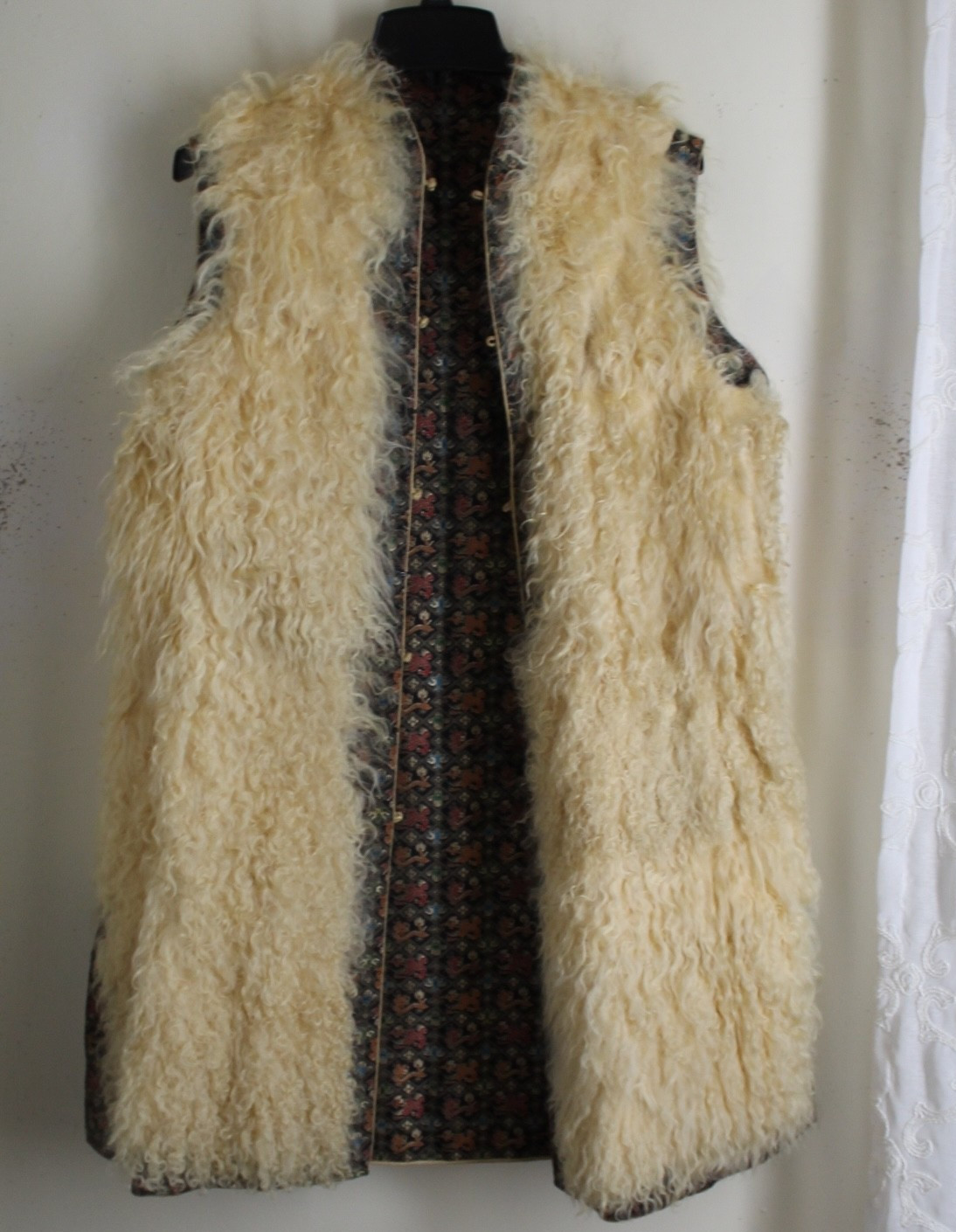 ESTATE VINTAGE Chinese Woven Dragon Vest with Mongolian Fur Interior Sz S M L