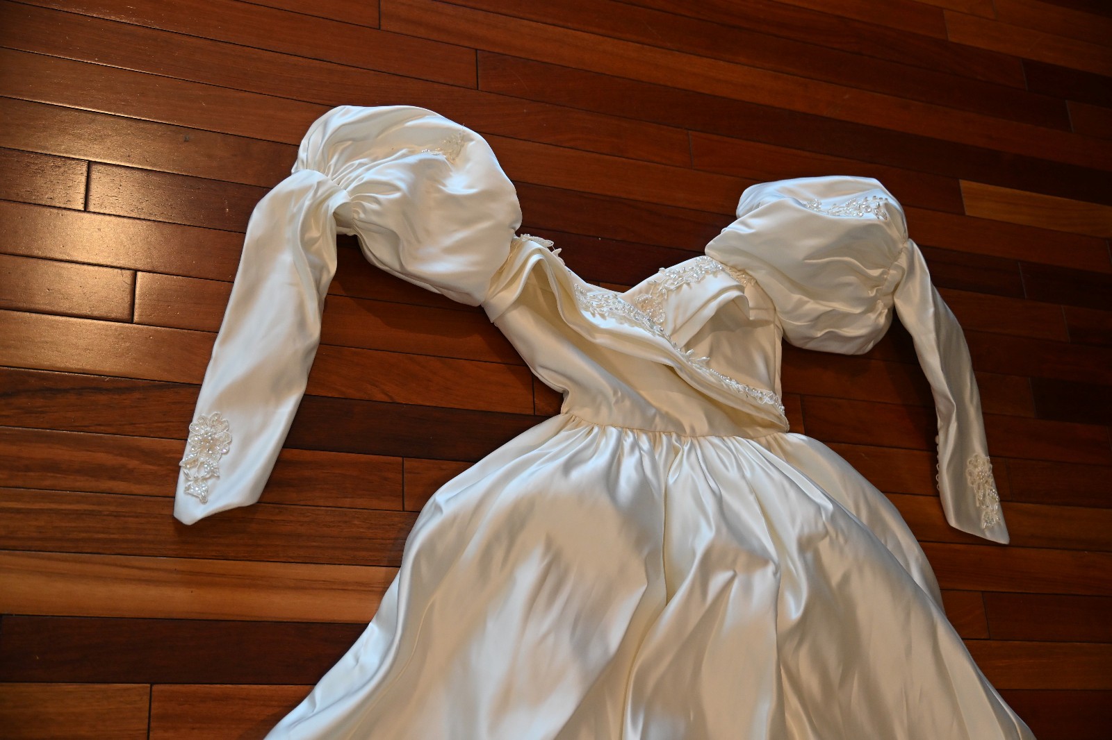 Vintage 80’s Piccione Wedding Dress Puff Sleeves Princess Gown XS Ivory