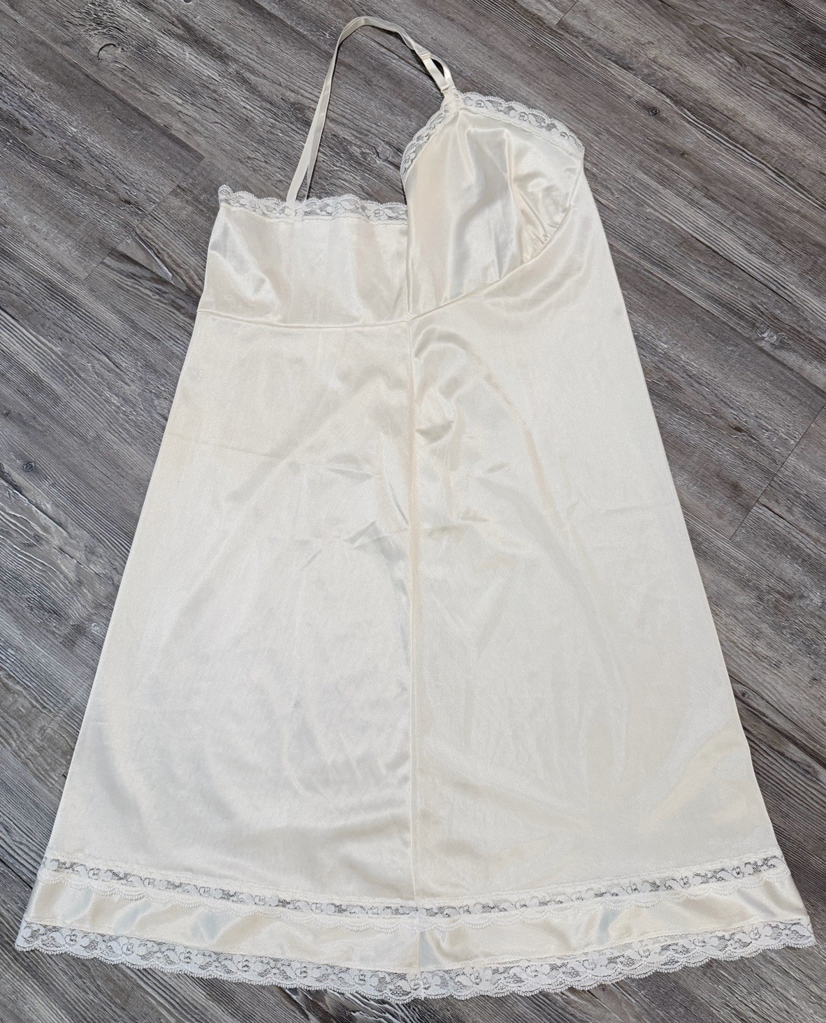 VTG 80’s USA Made Ivory Lace Trimmed Satin 100% Nylon Tricot Antron III Slip 38