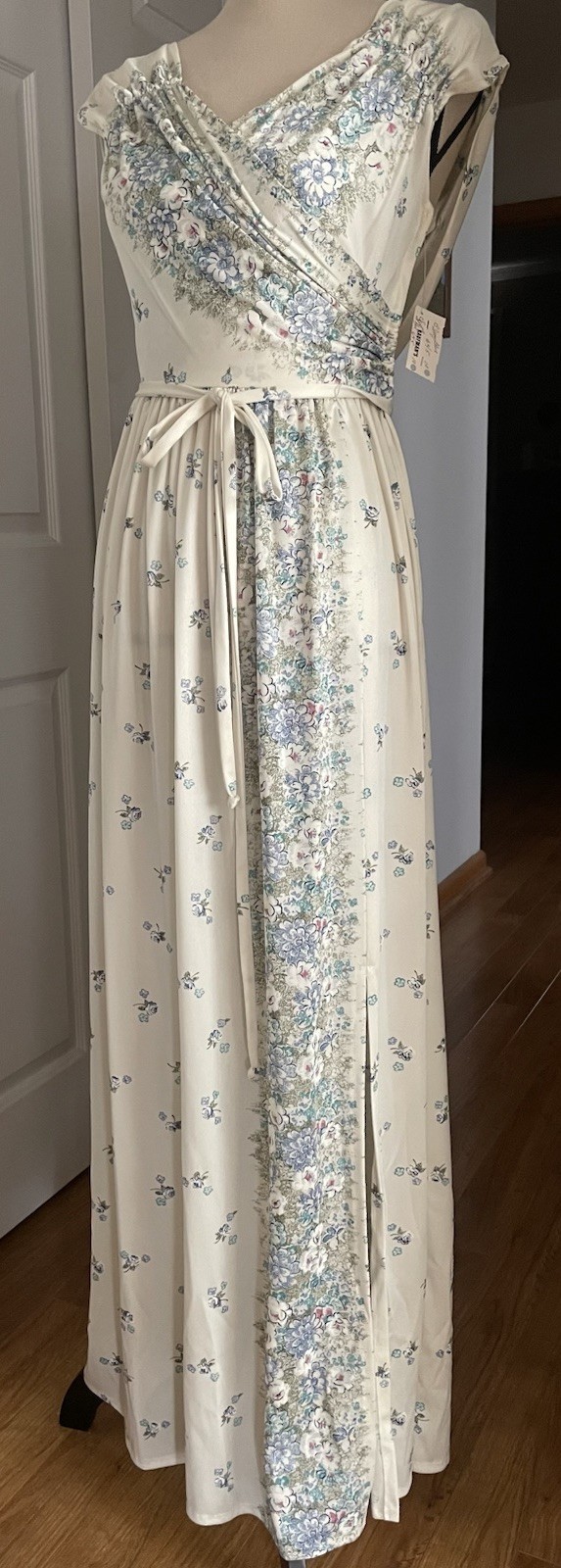 Vintage 1970s Ivory/Blue Floral Maxi Dress Sz 9/10 Goddess Bridesmaid NWT