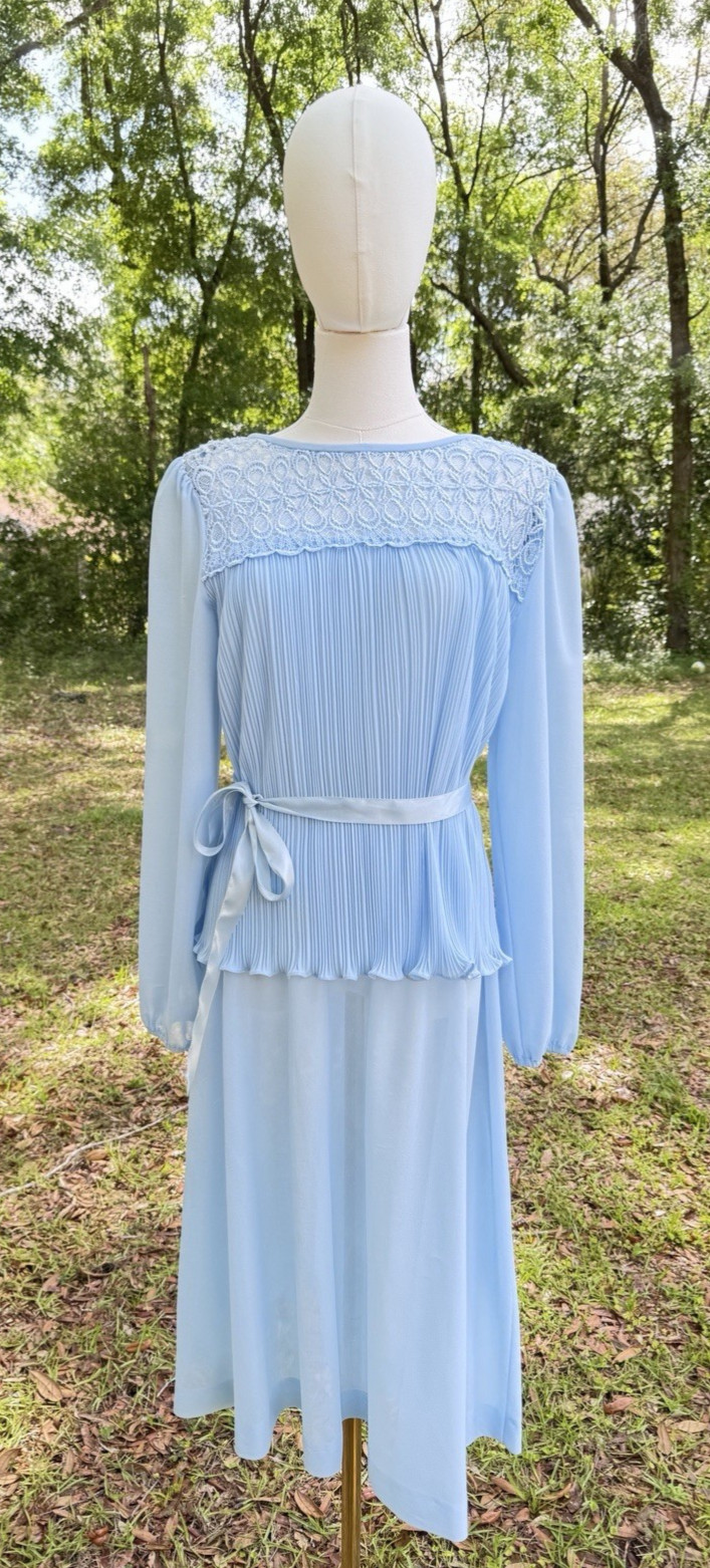Cotagecore Vintage Gen X Baby Blue Ladies Ruffle Dress Size 12-14 Large Easter