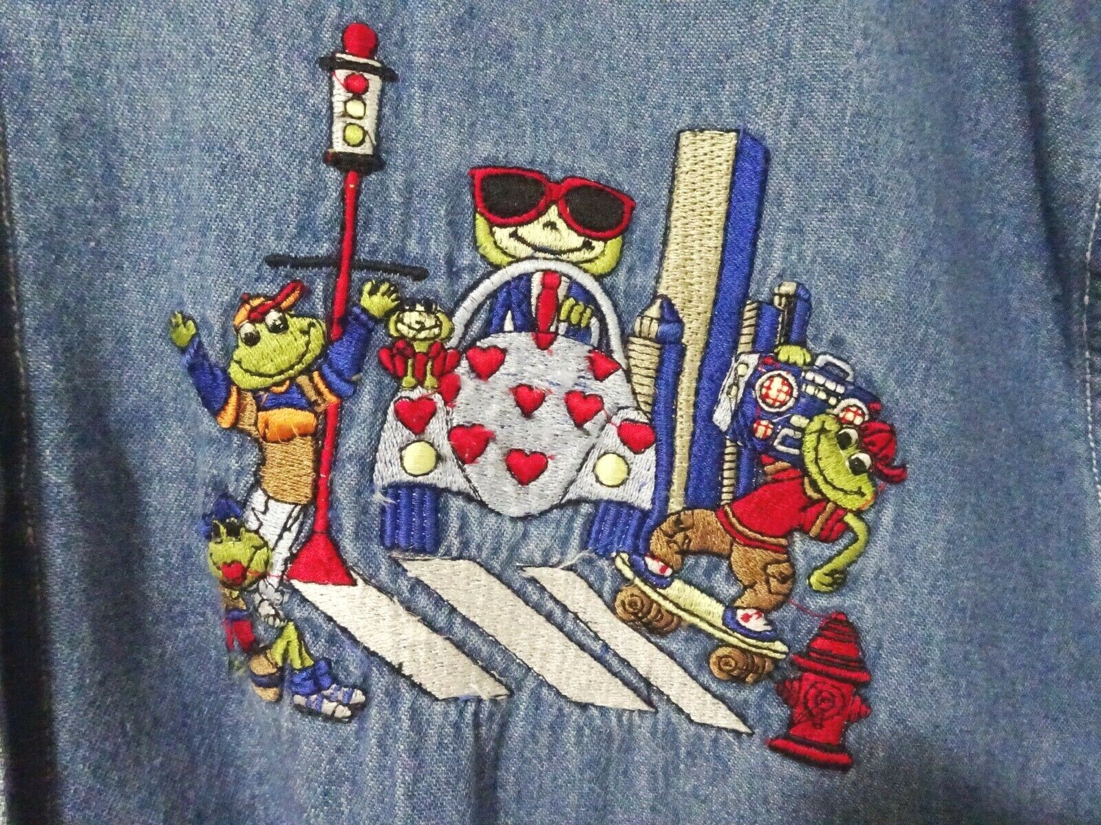 M Vtg Women’s 90s New York City Frogs Embroidered Hip Hop Oversized Denim Shirt