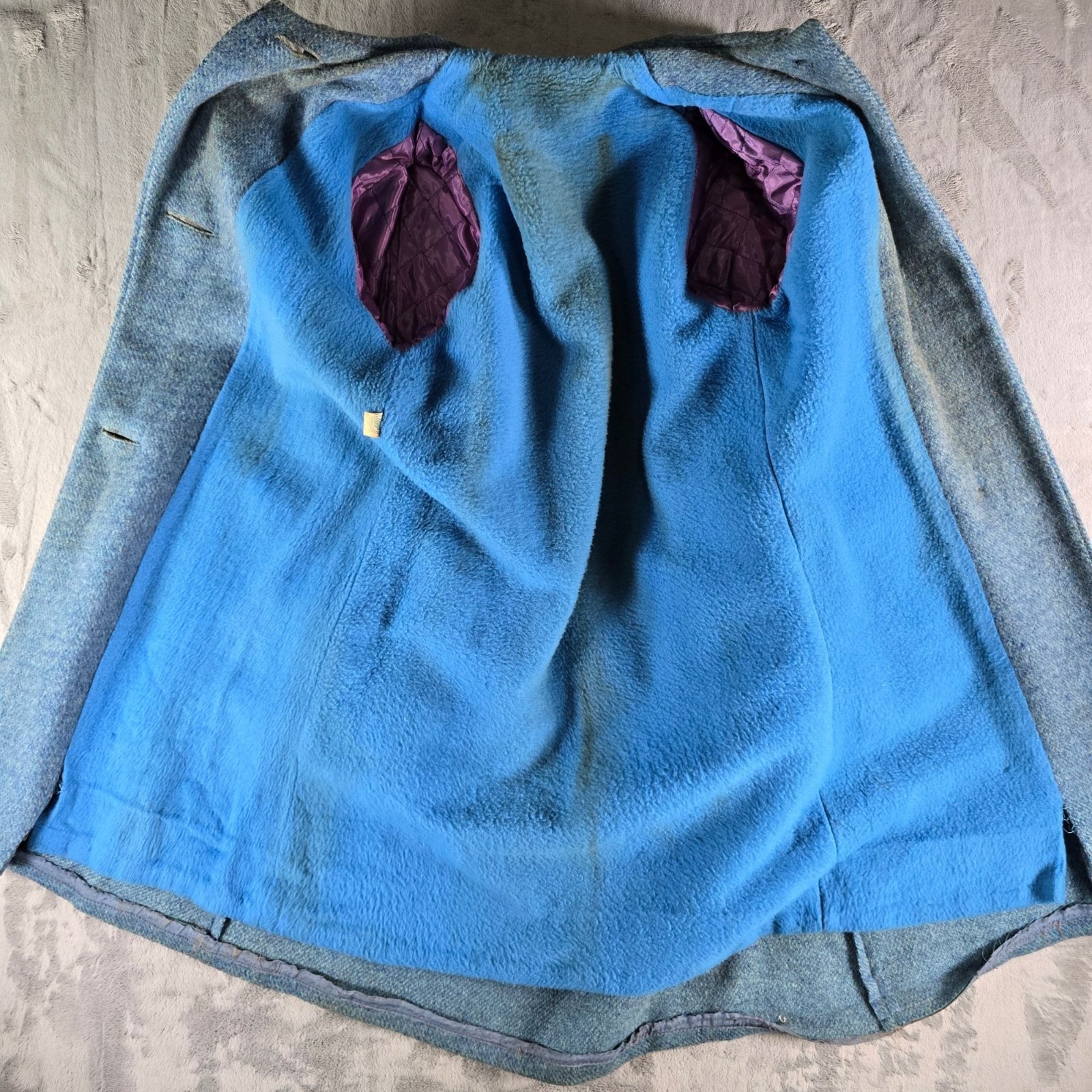 Distressed Vintage 1960s Women’s Heathered Gray-Blue Single-Breasted Coat (M)