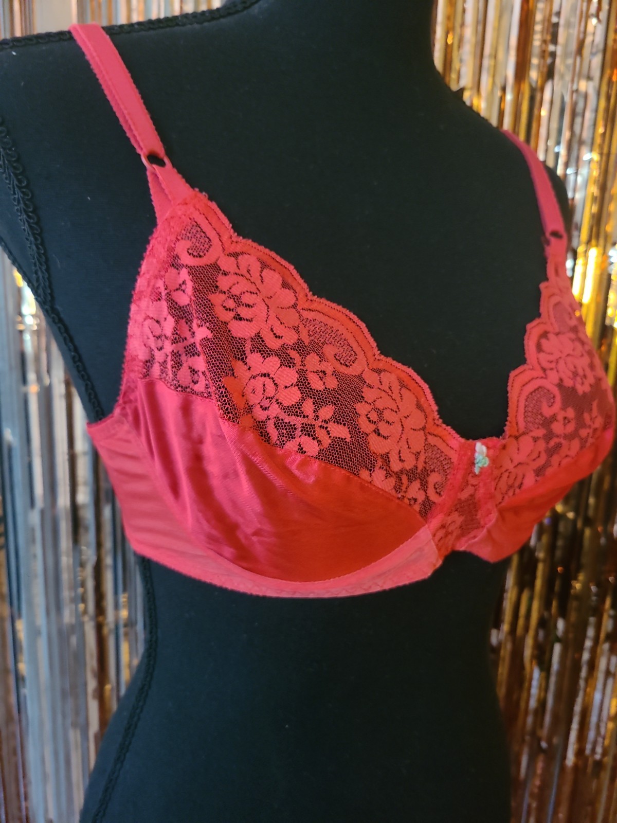 VTG Maidenform Chantilly Bra 36B Red Nylon & Lace Unlined Underwire Style 7329