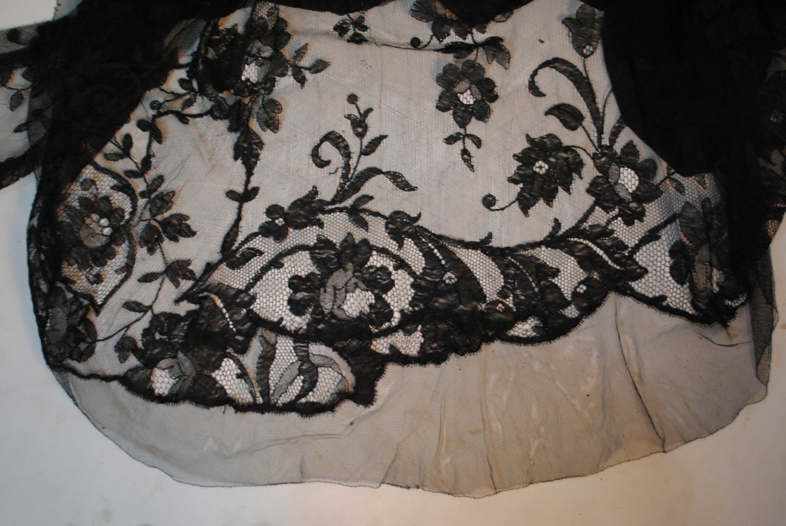 VINTAGE FLORAL BLACK ALENCON NET LACE PARTY DRESSES, CIRCA 1935s