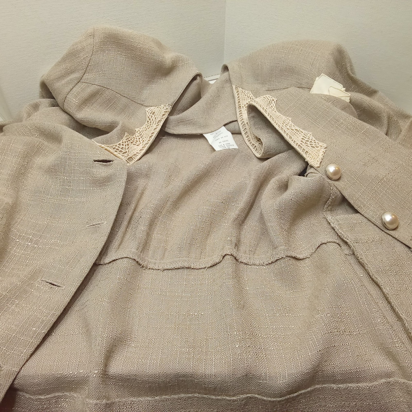 Vintage ’80s Domestic USA Rayon/Flax Blazer Jacket Shoulderpads Lace Brooch (10)