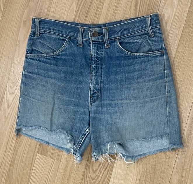 VTG 1970s Levi’s Blue Denim Cut-Off Shorts Size 34 Cotton Pockets Frayed Hem