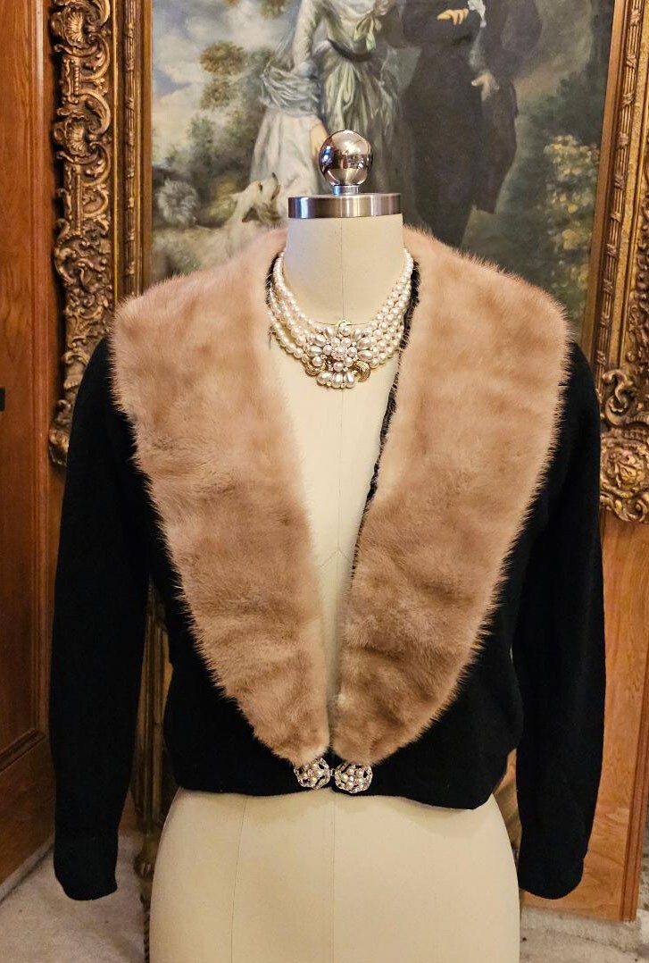VINTAGE STYLED BY KHANDUR CASHMERE & MINK EVENING SWEATER PEARL RHINESTONE CLASP