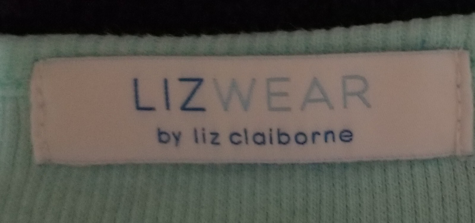 VTG LizWear Ice Blue Size L Top with V-Neck & 3/4 Sleeves Cotton/Spandex–Nice!