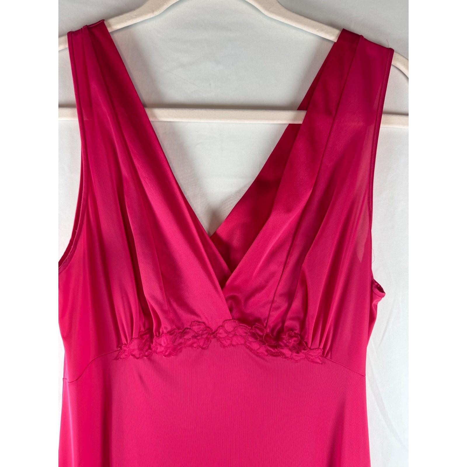 Vintage Vanity Fair Hot Pink Maxi Nightgown Lace Empire Waist Fuchsia Size 34