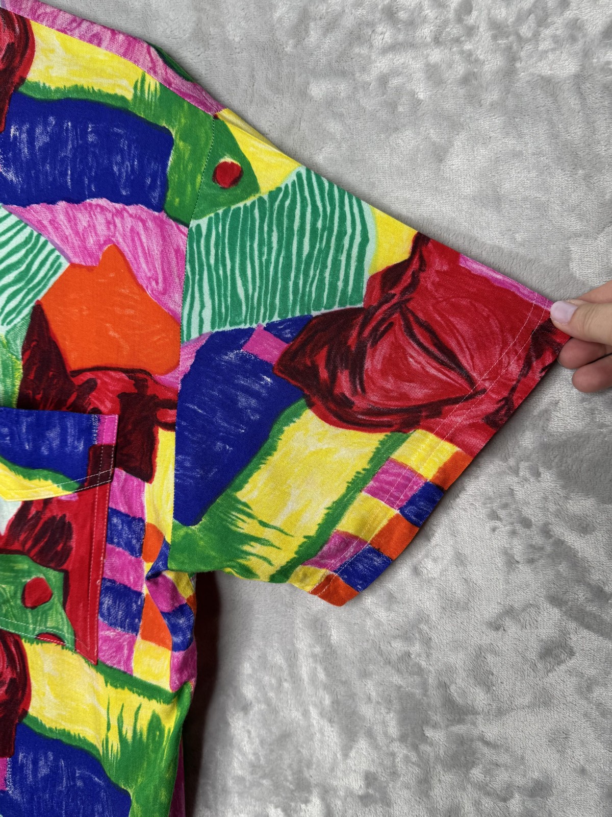Vintage Tess Shirt Womens Small Multicolor Abstract Rayon Button Up Short Sleeve