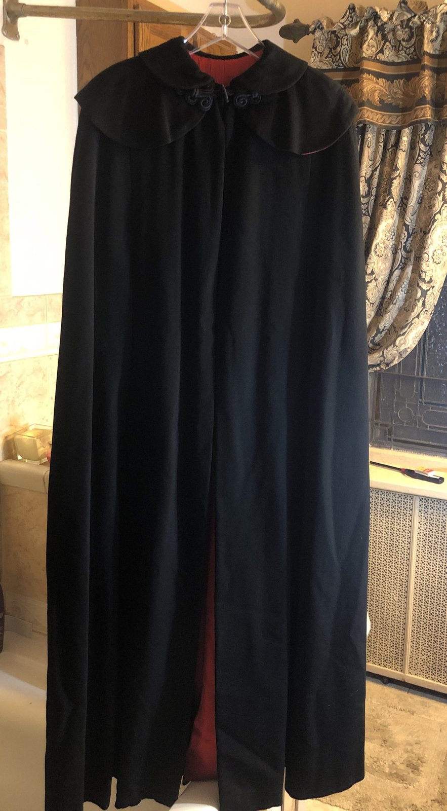 Antique Custom Made Black Wool Cape By ANDRE BALOD Ladies Tailor NY Fits 6-8-10