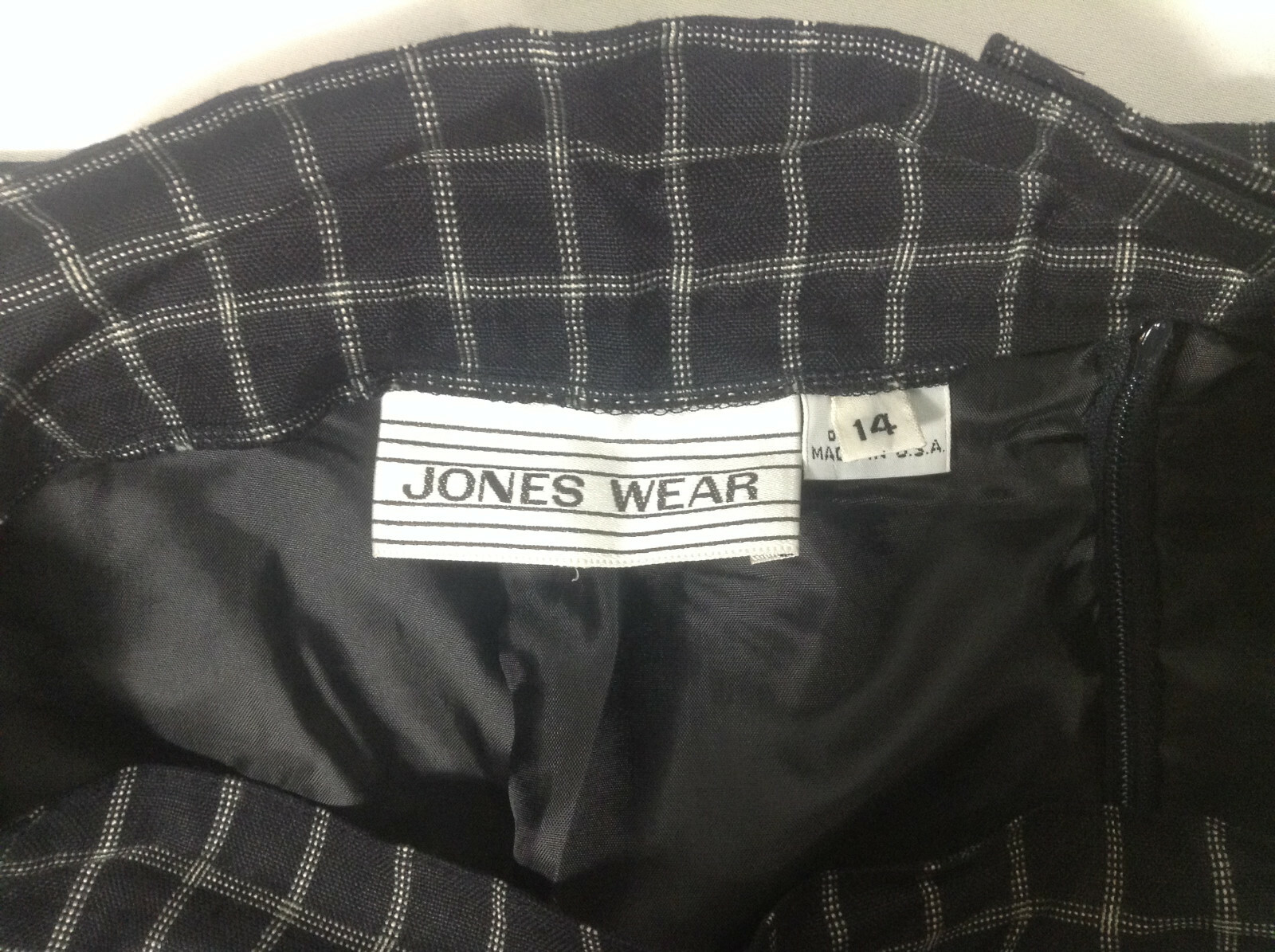 Jones Wear Plaid Skirt Sz 14 31W 26L