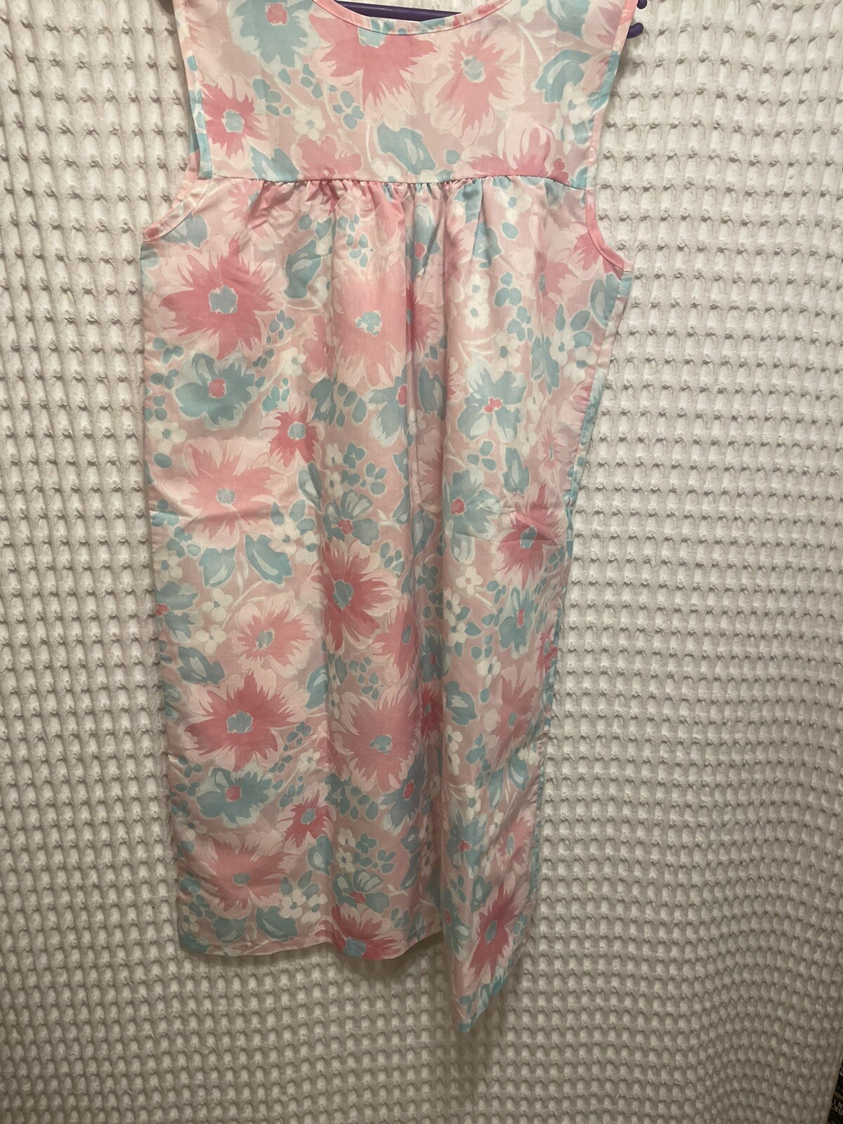 Vintage Women House Dress . New never worn . Made In USA Baby Blue and Pink Flor