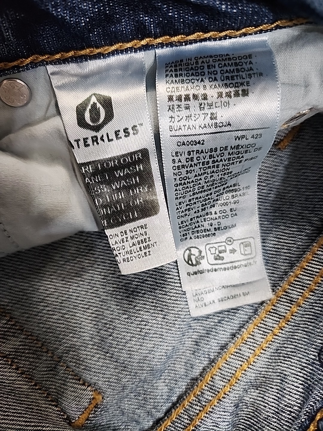 Vintage Levis With Big E Leather Patch Acid Wash Blue Low Loose Sz 26×32 Frayed