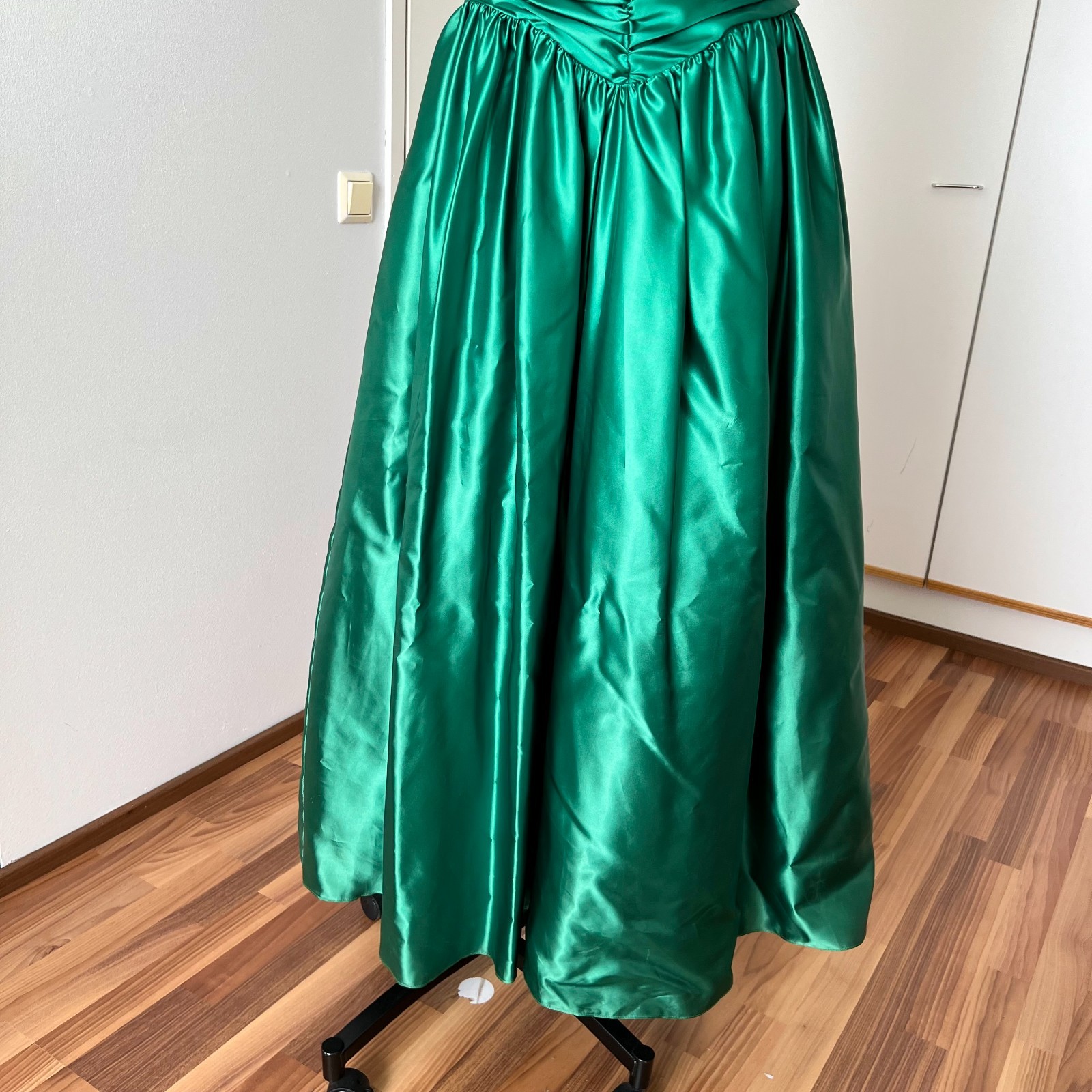 1980s JOHN CHARLES Green Off Shoulder Prom Gown Romantic Party Evening Dress