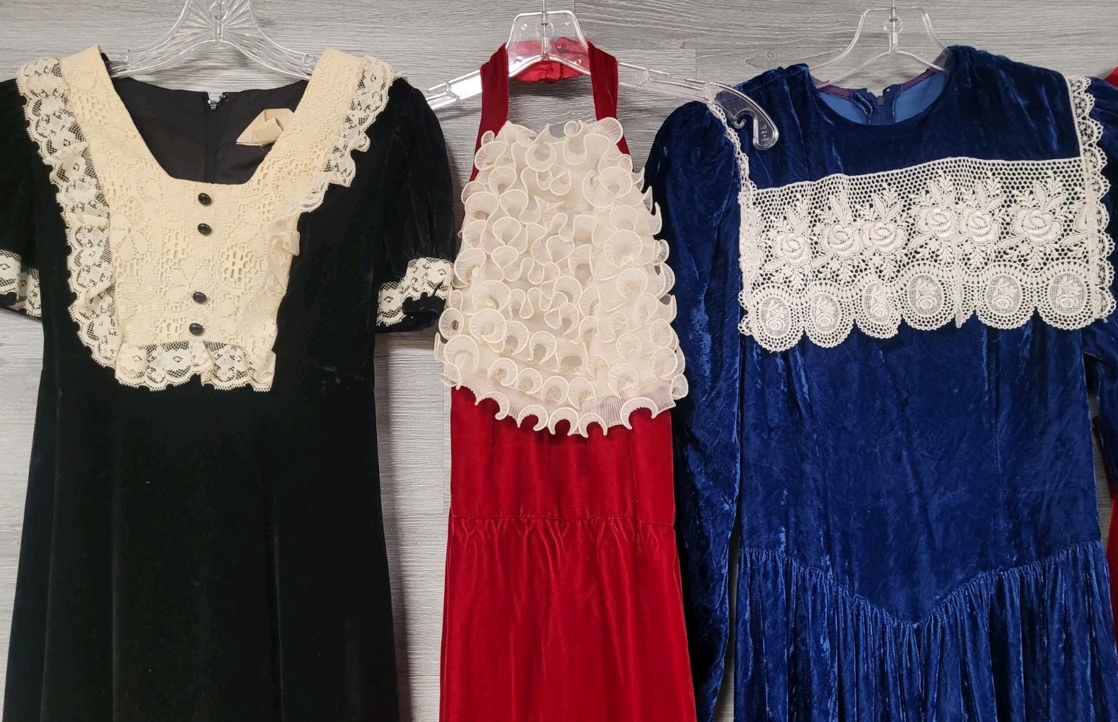 WOMENS LOT OF 24 VINTAGE VELVET DRESSES 40s 50s 60s 70s LACE RUFFLES MINI MAXI