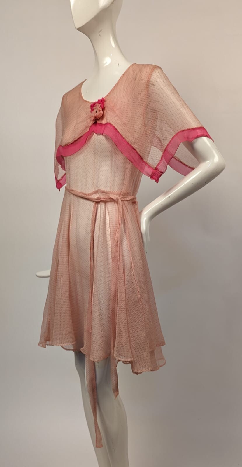 STORYBOOK SWEET 1930’S PINK POLKA DOT SILK CHIFFON SHORT DRESS W CAPE COLLAR