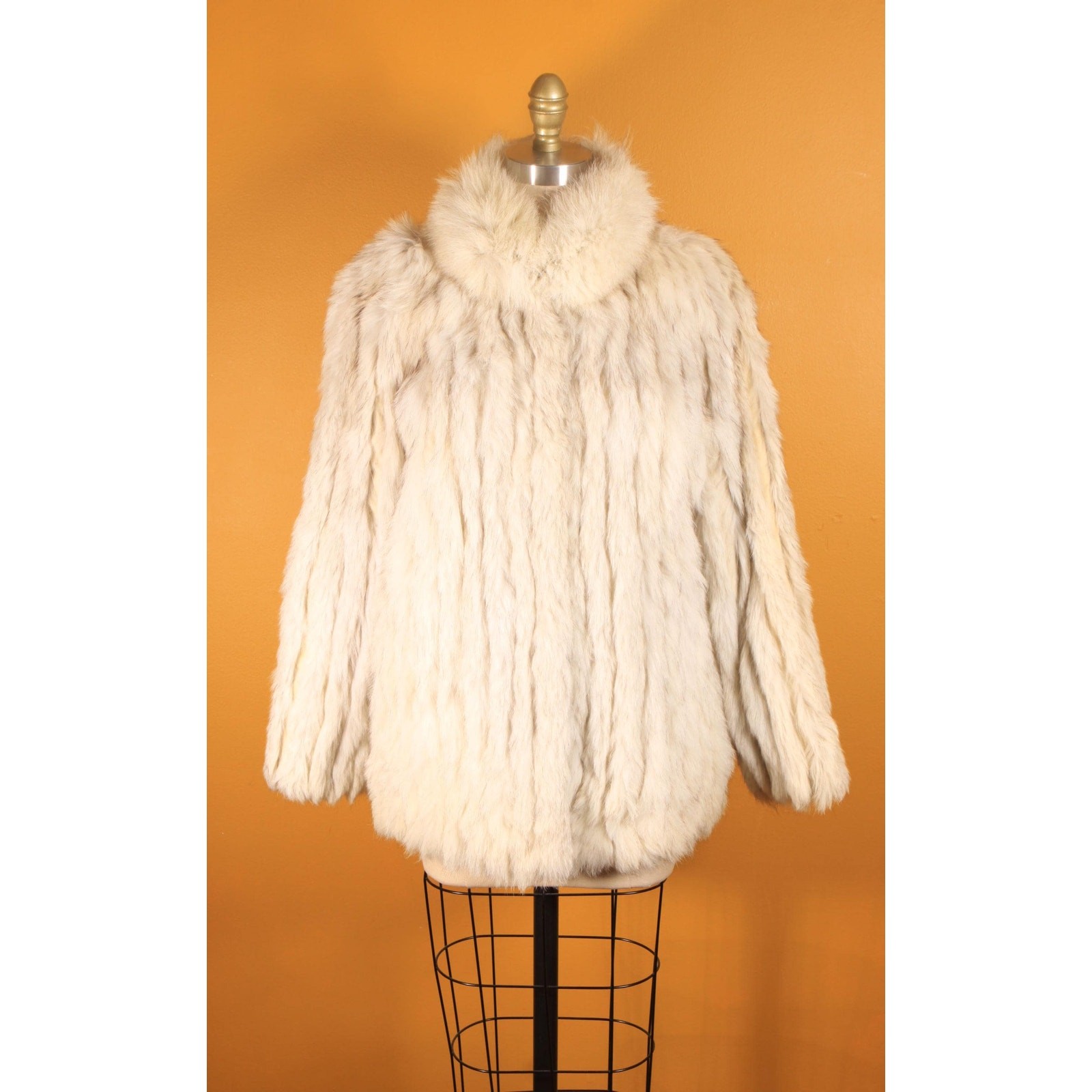 1980s Silver, White and Gray Fox Fur Long Sleeve Coat by Saga Fox -M-L