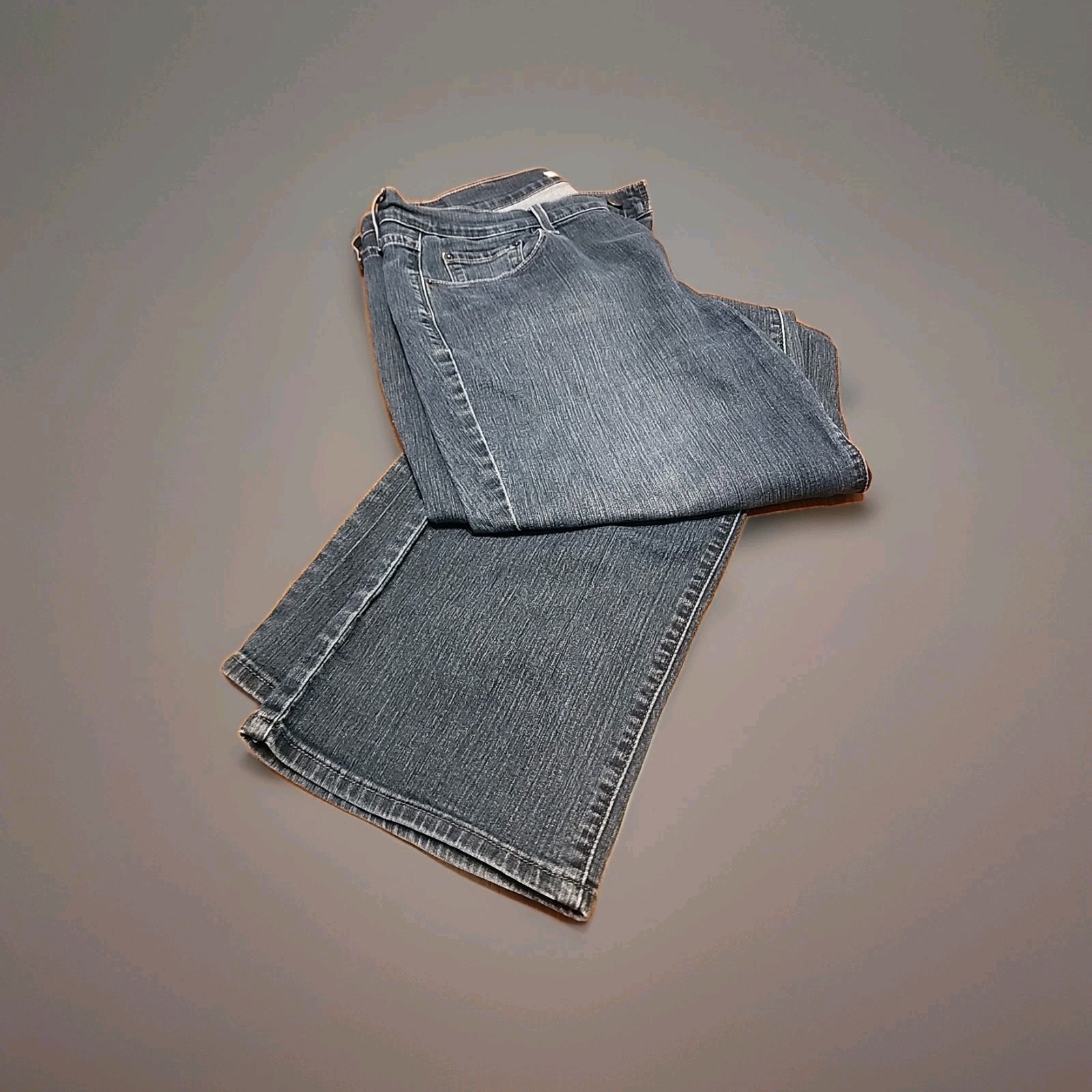 Pre-Owned – Women’s Levi’s 505 Straight Jeans – 14 L – Free Ship!