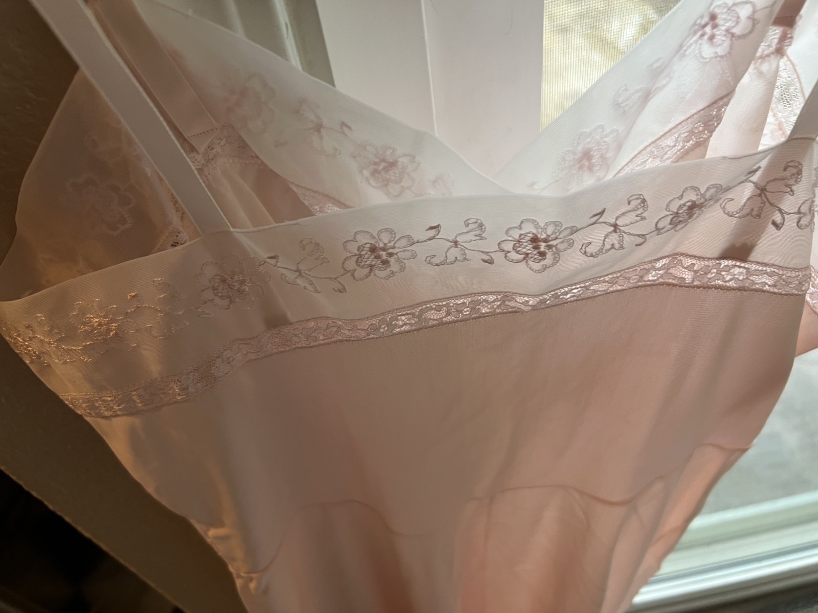 VTG Lot 3 Vanity Fair Nylon Floral LACE 1 Ea. White Cream Pink SLIP NIGHTGOWN 36