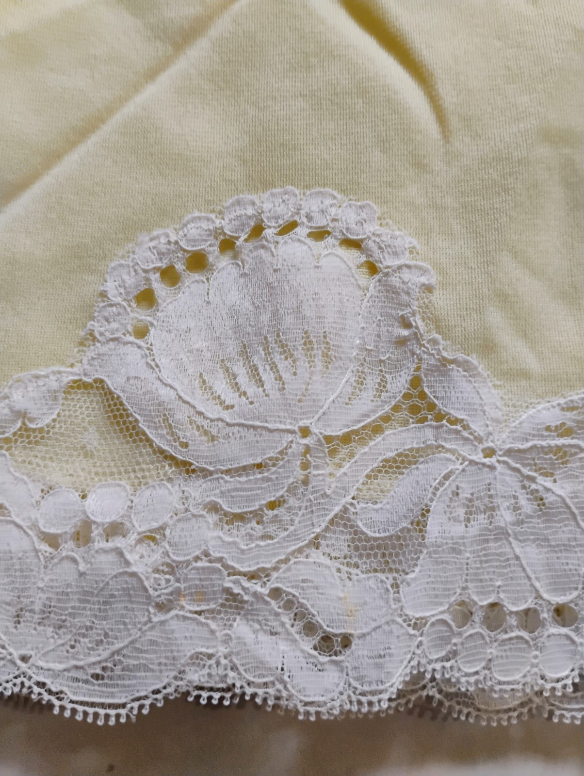 VTG 60’s „Hollywood Vassarette” Butter Yellow Crepelon „Mini” Half Slip D MED