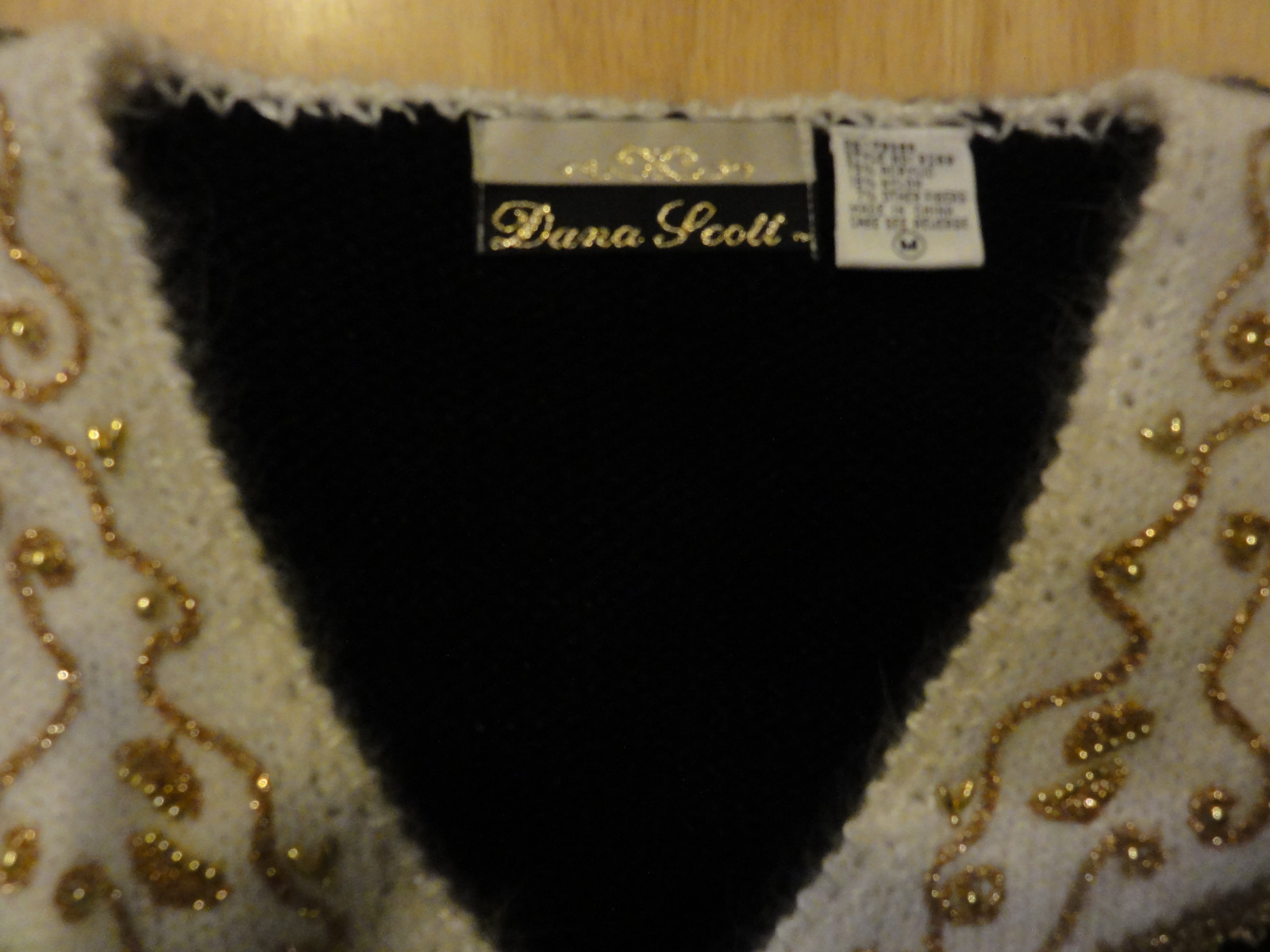 DANA SCOTT Vintage black, gold and white sweater with gold beading size Medium