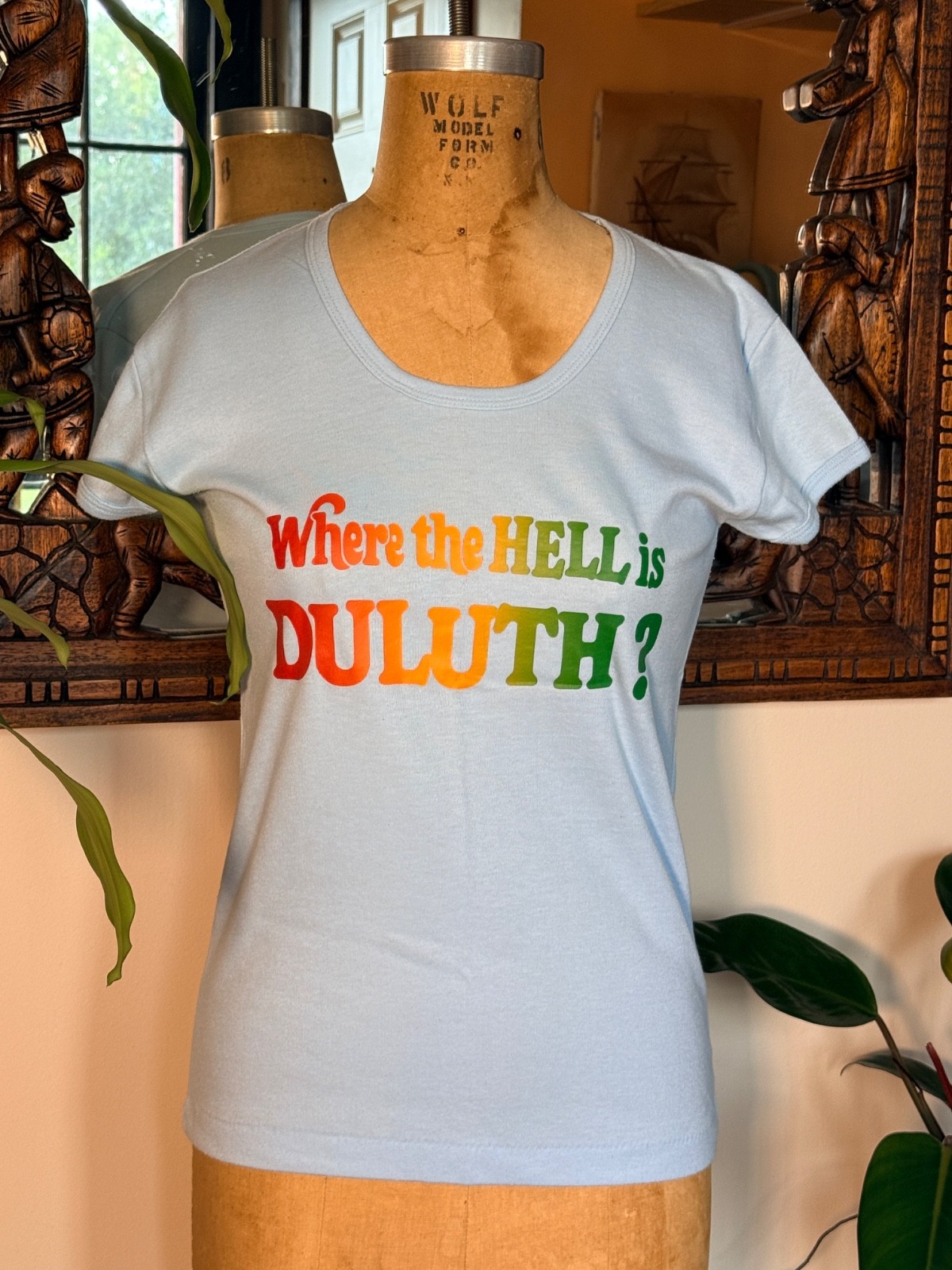 Vintage 70s Women’s Soft Baby Blue Duluth Rainbow T-Shirt Size L