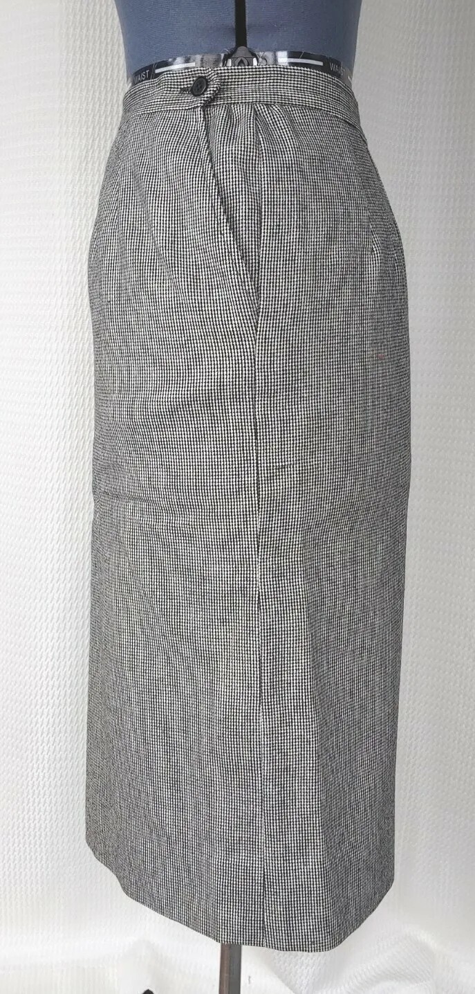 Vintage Black & White Houndstooth Straight Fitted Skirt 26″ Waist Size 2?