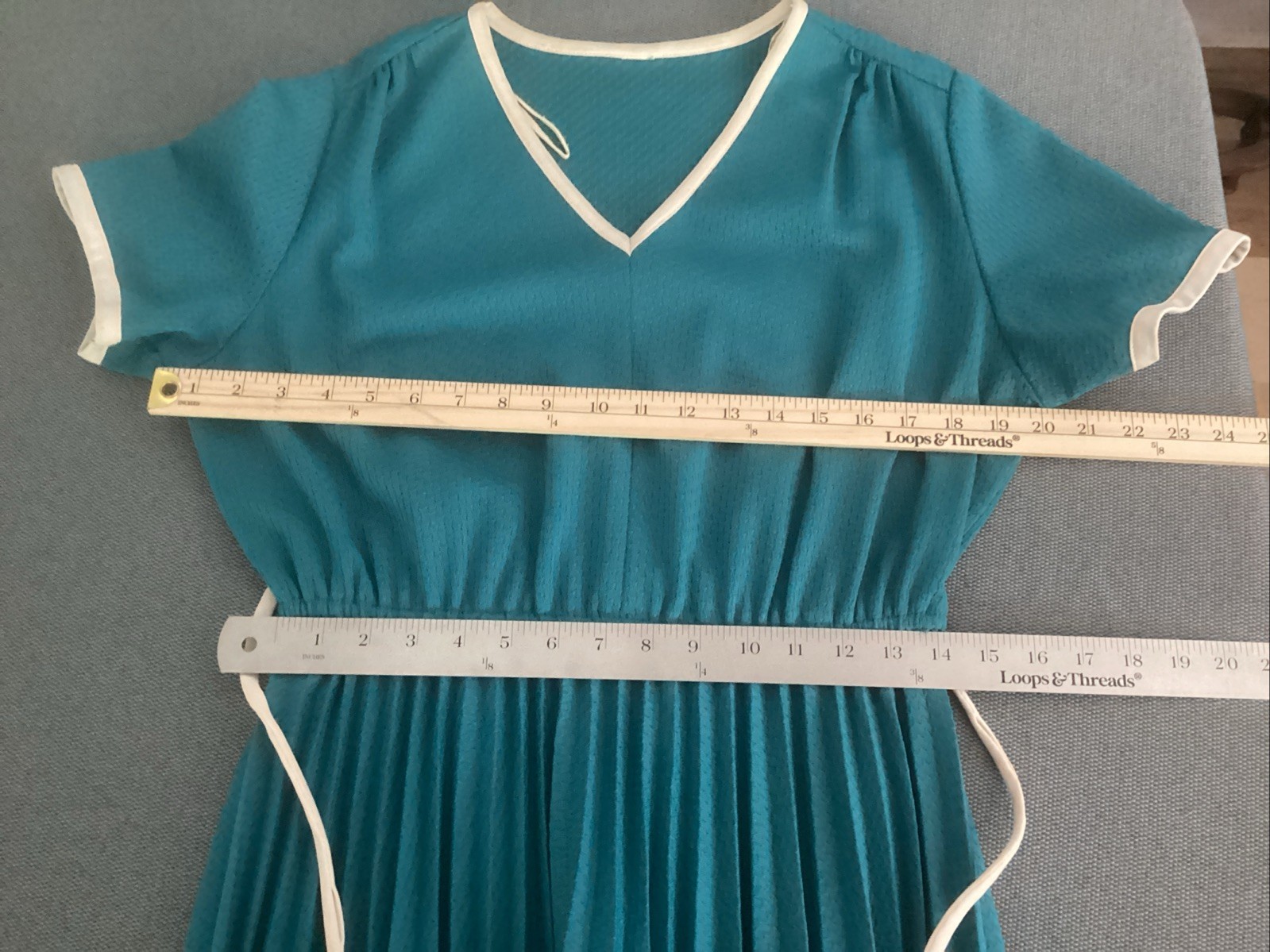 vintage accordion short sleeve dress with belt turquoise with white trim