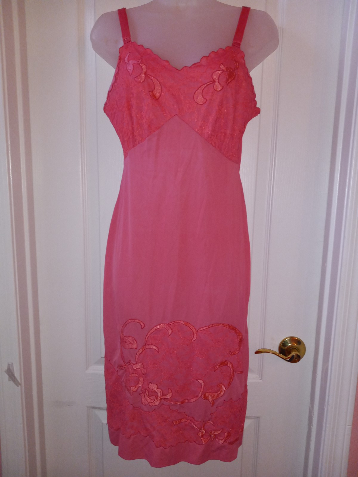 Vintage 50s Pink Nylon Floral Ribbon Lace Embroidery Full Slip Dress Lingerie M