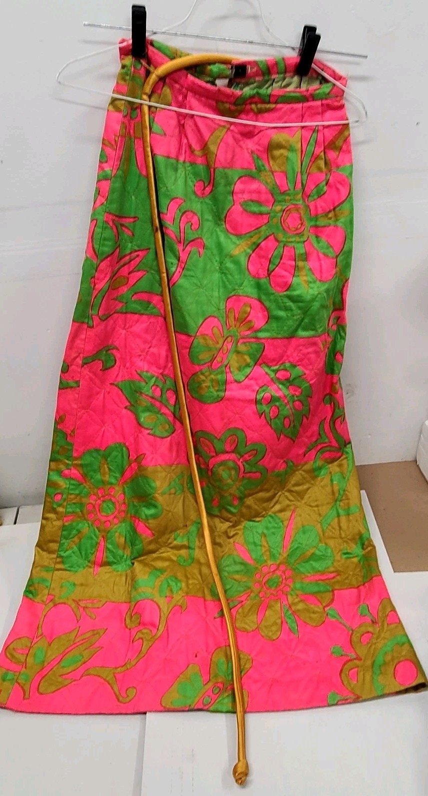 Vintage 1960’s 24″ Waist  Phil Rose of California Green, Pink, Gold Skirt