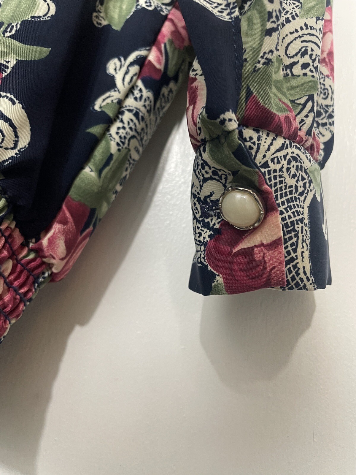 VINTAGE Copy Cats Woman Button Up Blouse Floral Rose Pattern Size 8