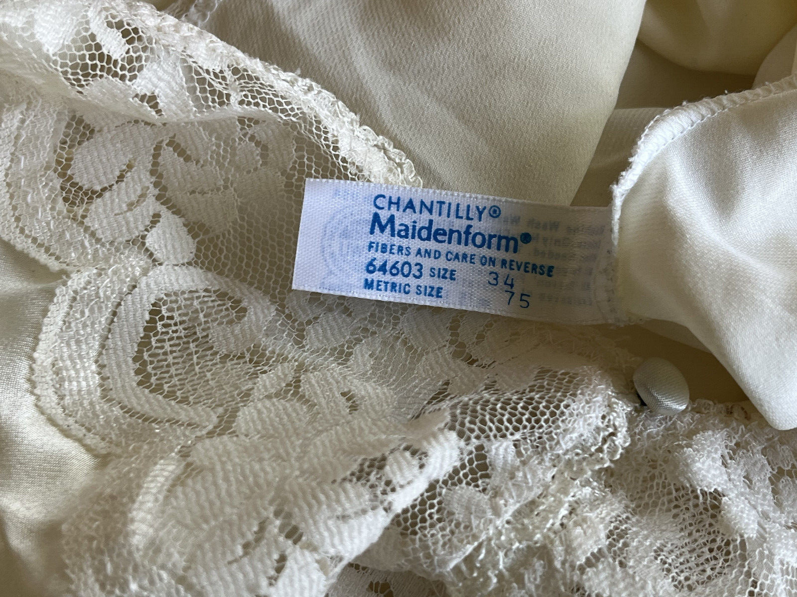 425 Maidenform 34 Ivory CHANTILLY Lace & Shiny SATIN Cami Camisole #64603 VTG