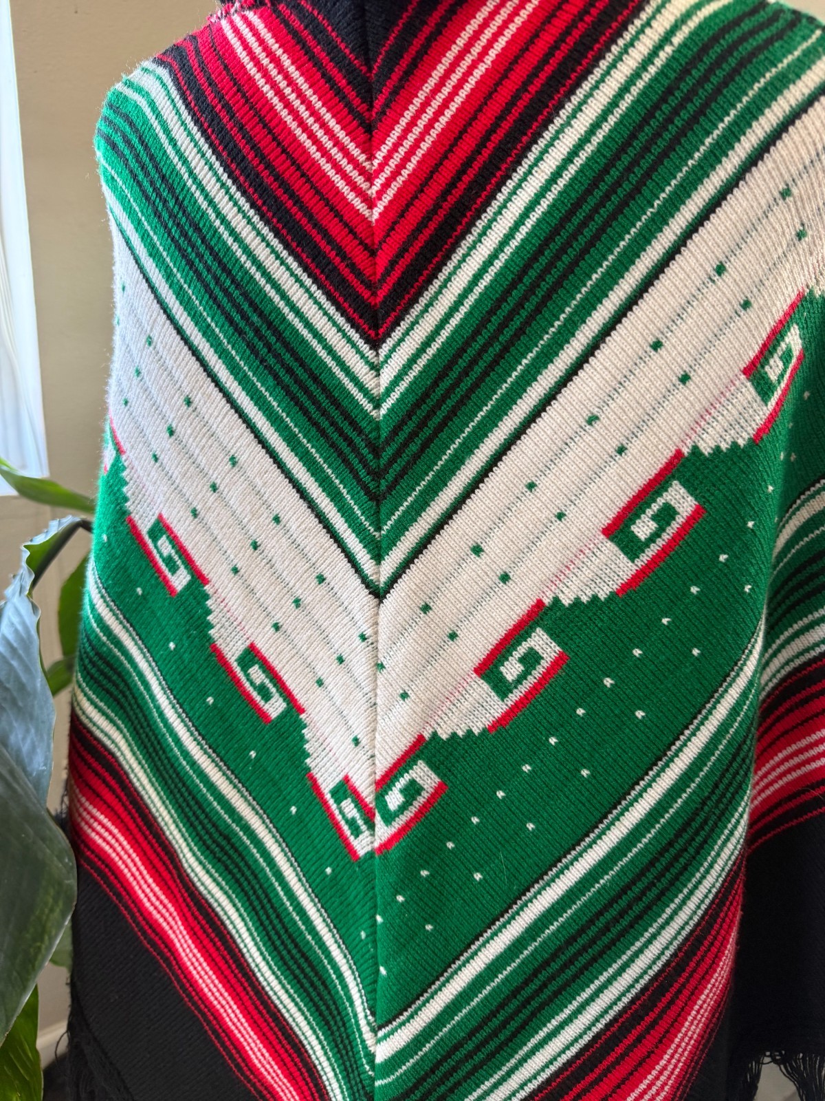 Vintage 1970s Geometric Fringed Poncho – OSFM – Boho Western Vibes