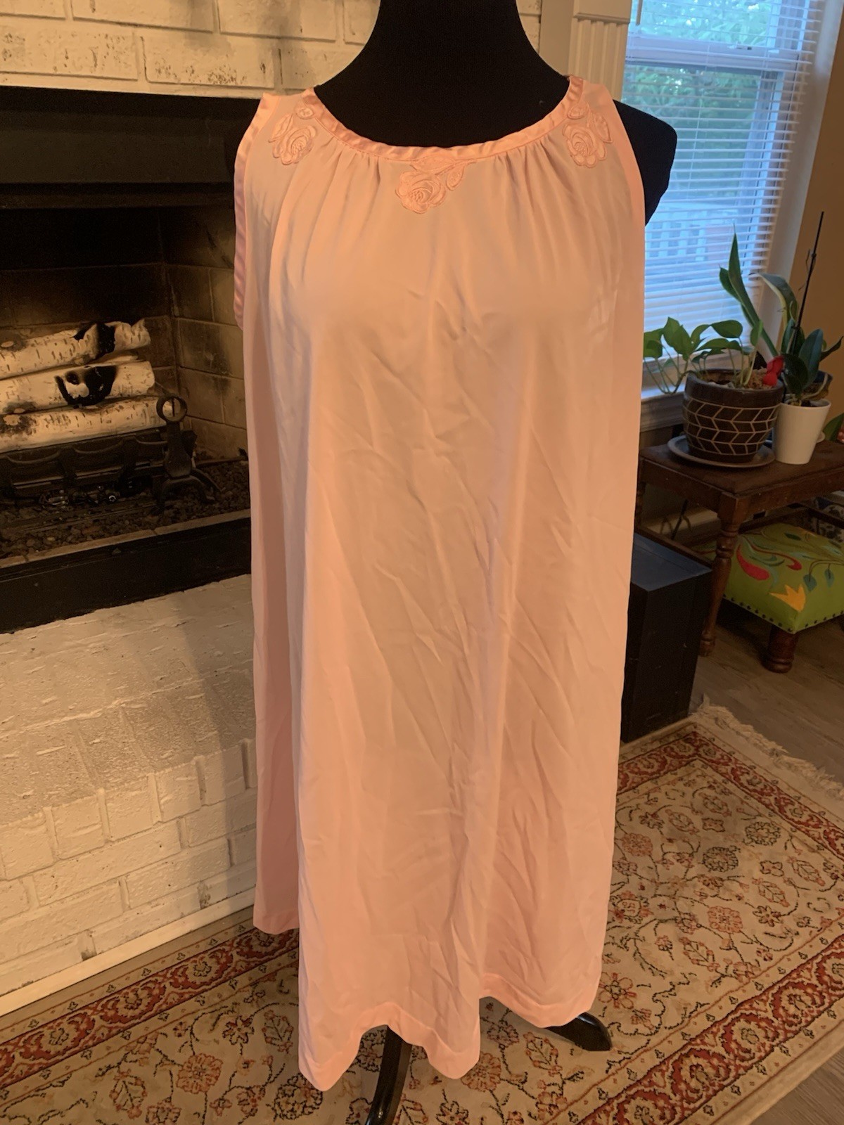 Vtg 60’s Gossard Artemis Nightgown Sz M Sissy Pink Nylon Sleeveless Embroidered