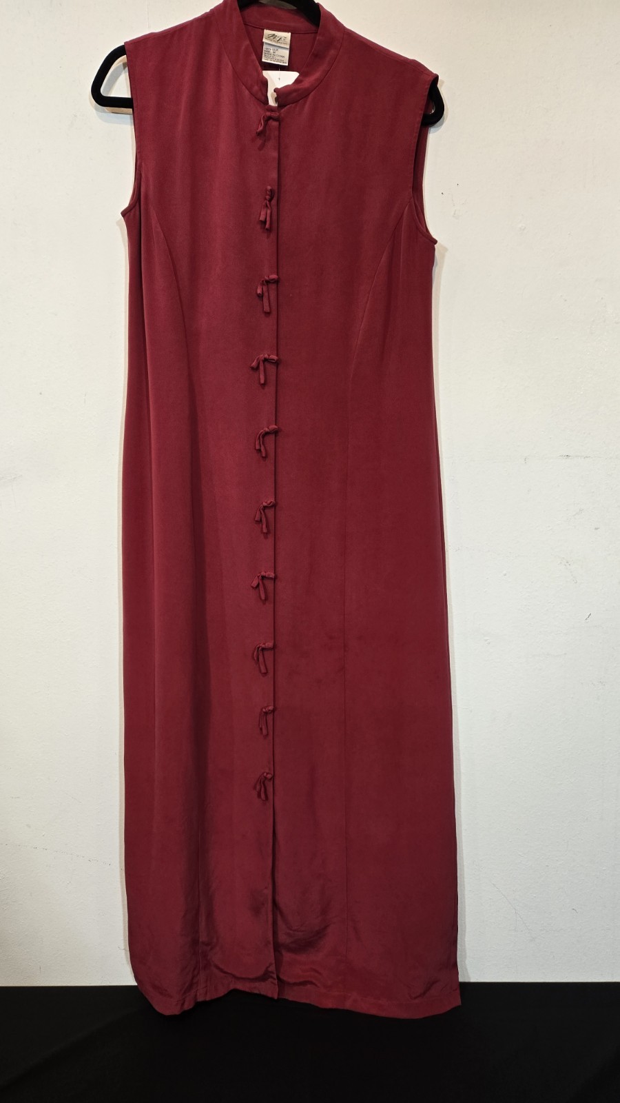 Norm Thompson Vtg Red Silk Long Asian Style Sleeveless Robe Size Medium