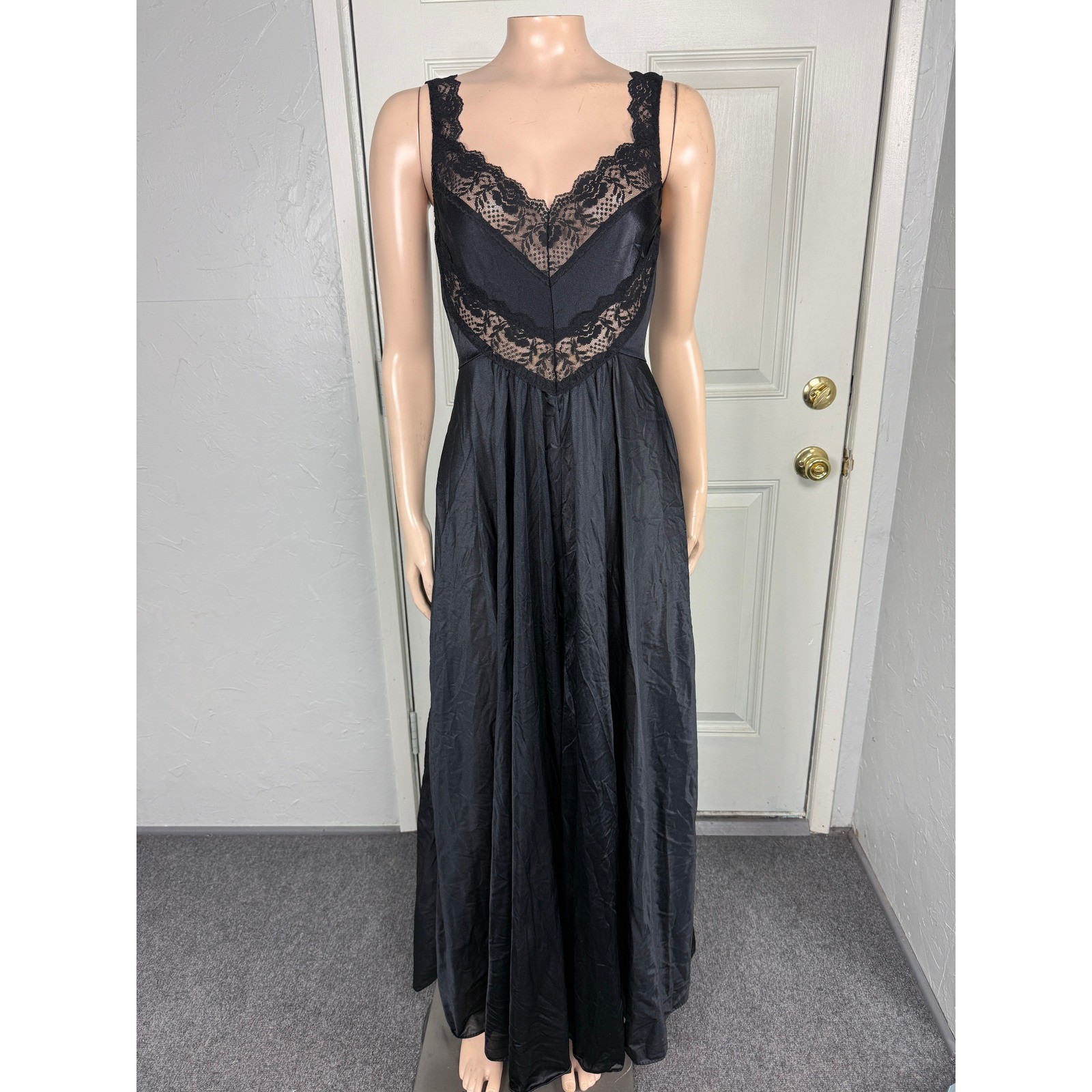 Vintage 80s 90s Undercover Wear Lingerie dress Medium Full Sweep Chemise Lace M4