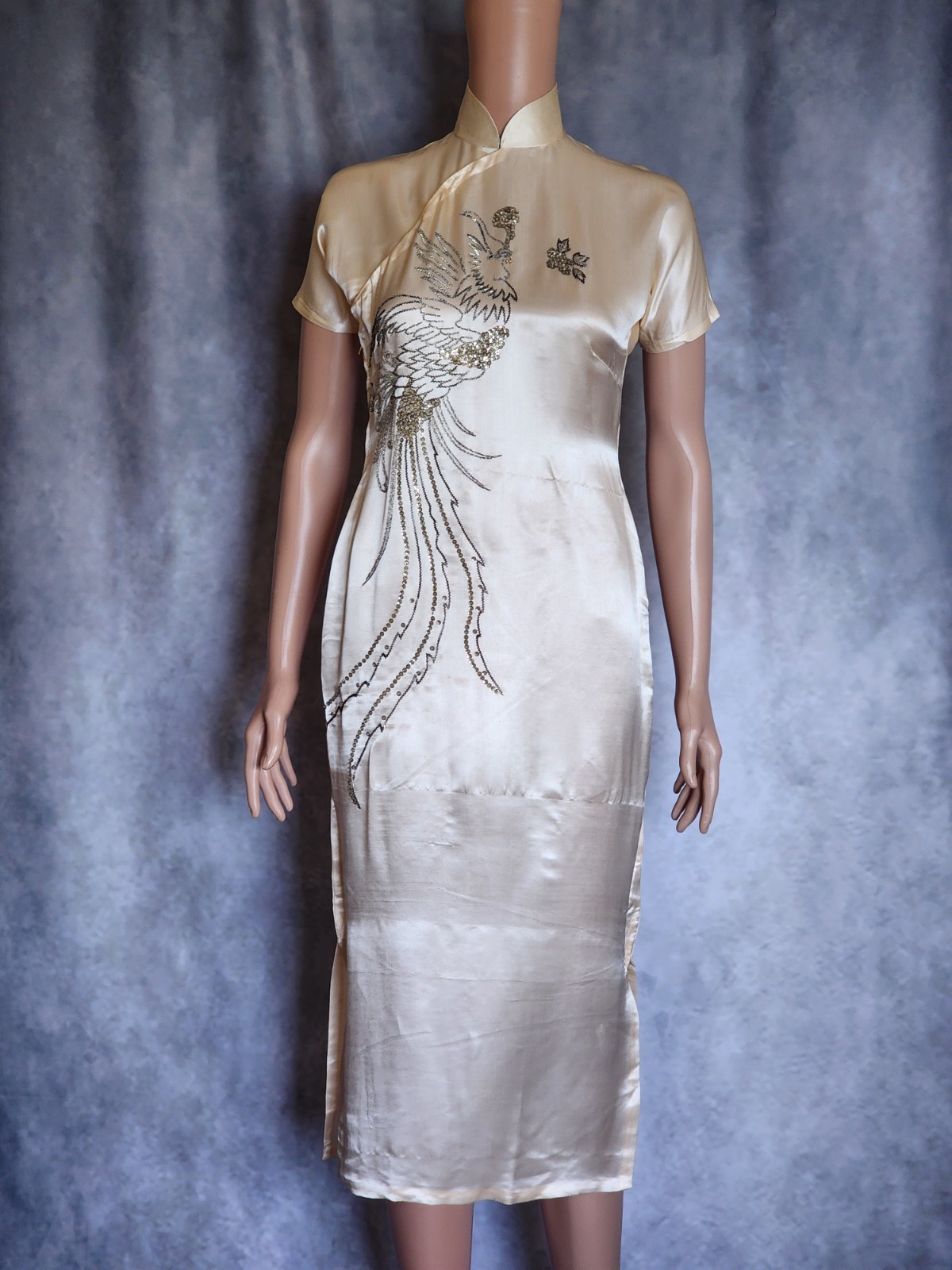Stunning Vintage 1940s Phoenix Cheongsam Qipao Silk Beaded Sequence Size Small